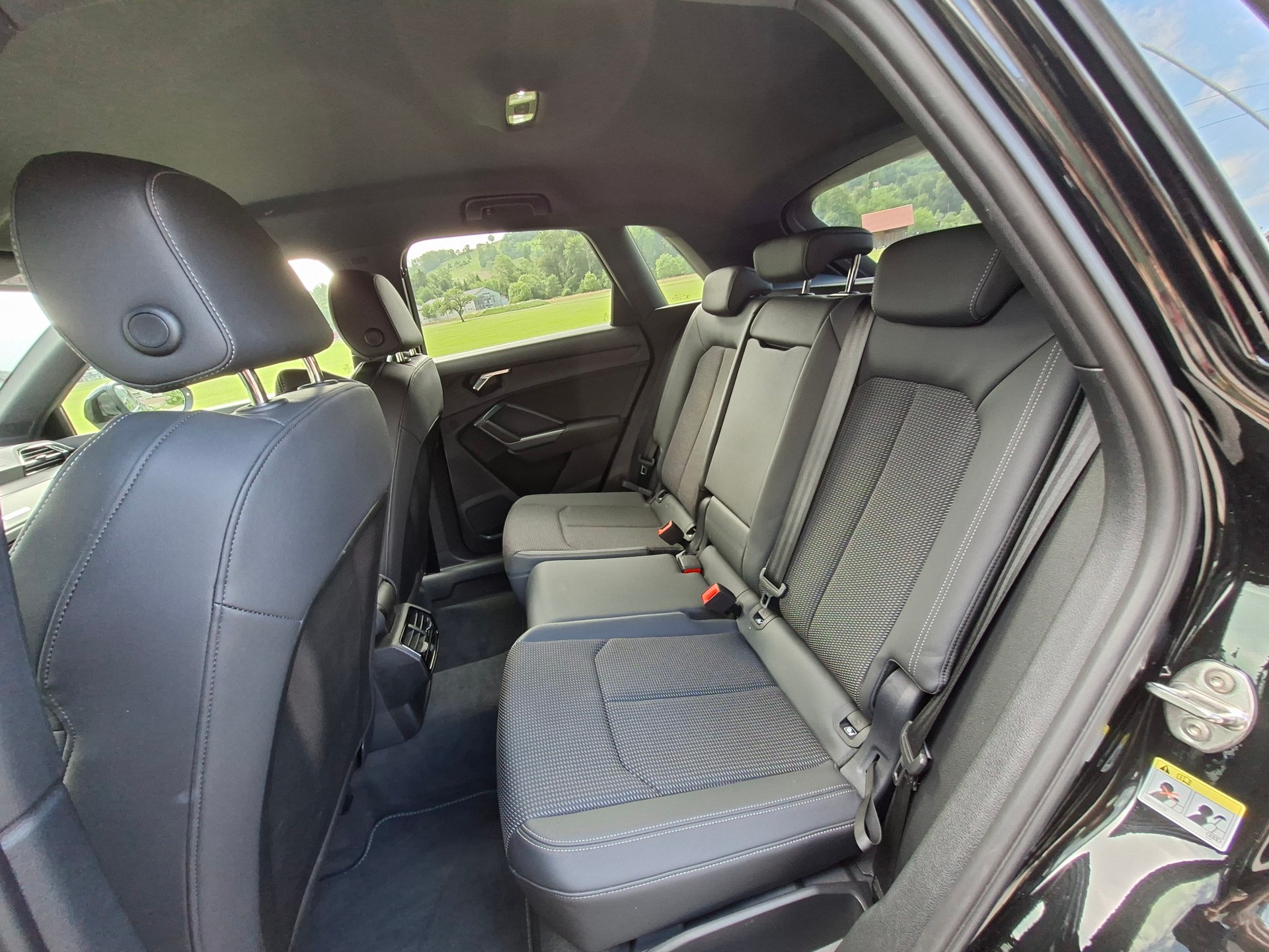 AUDI Q3 35 TFSI S line Attraction S-tronic *Anhängerkupplung+Servicepaket+Garantie"-image-14