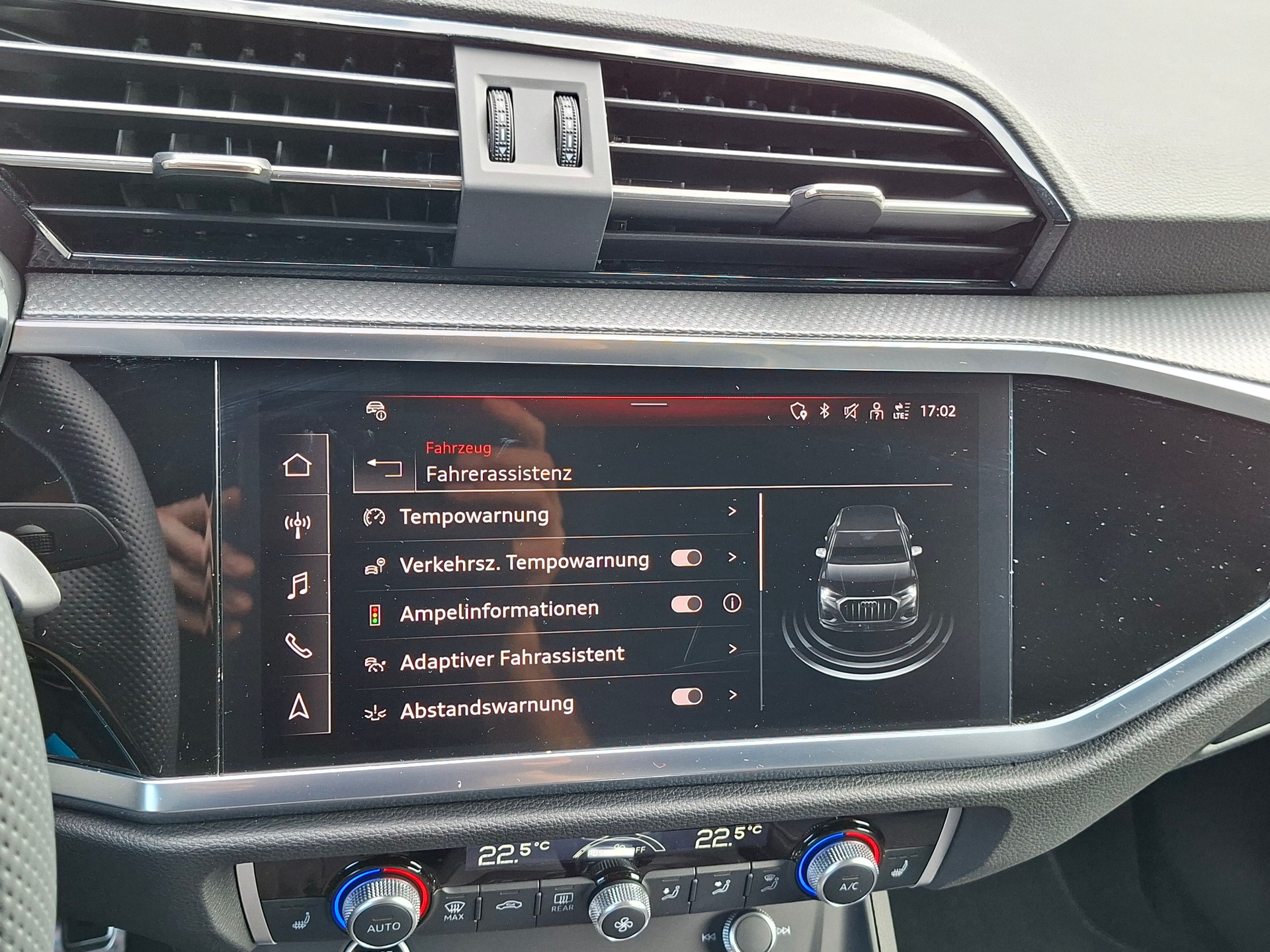 AUDI Q3 35 TFSI S line Attraction S-tronic *Anhängerkupplung+Servicepaket+Garantie"-image-12