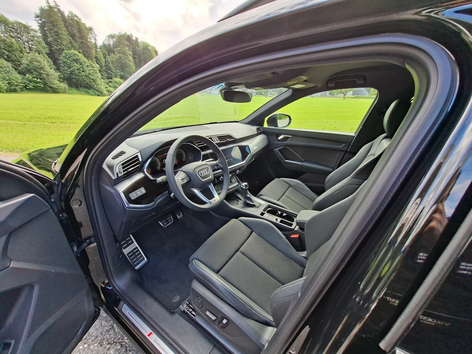 AUDI Q3 35 TFSI S line Attraction S-tronic *Anhängerkupplung+Servicepaket+Garantie"-image-7