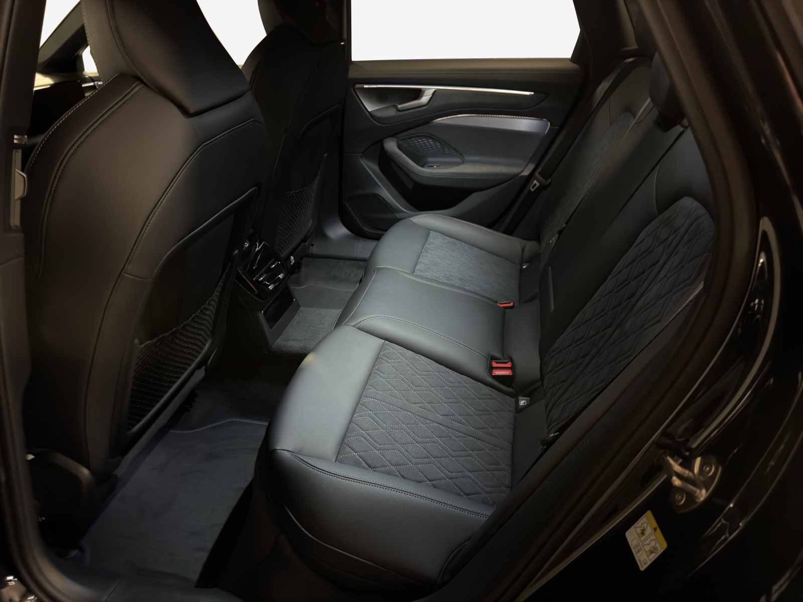 AUDI A6 Avant e-hybrid quattro 220 kW S tronic-image-11