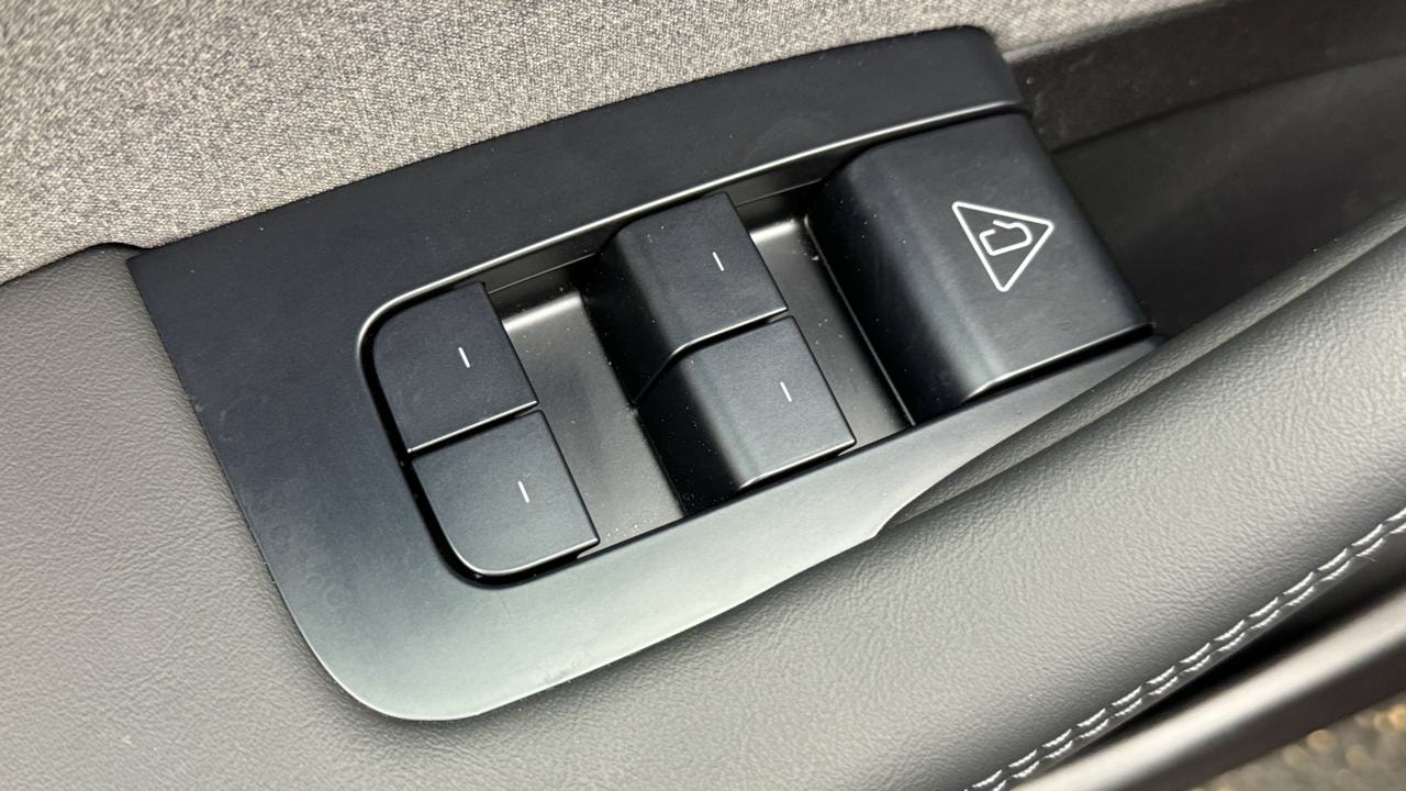 TESLA Model 3 Standart RWD-image-8