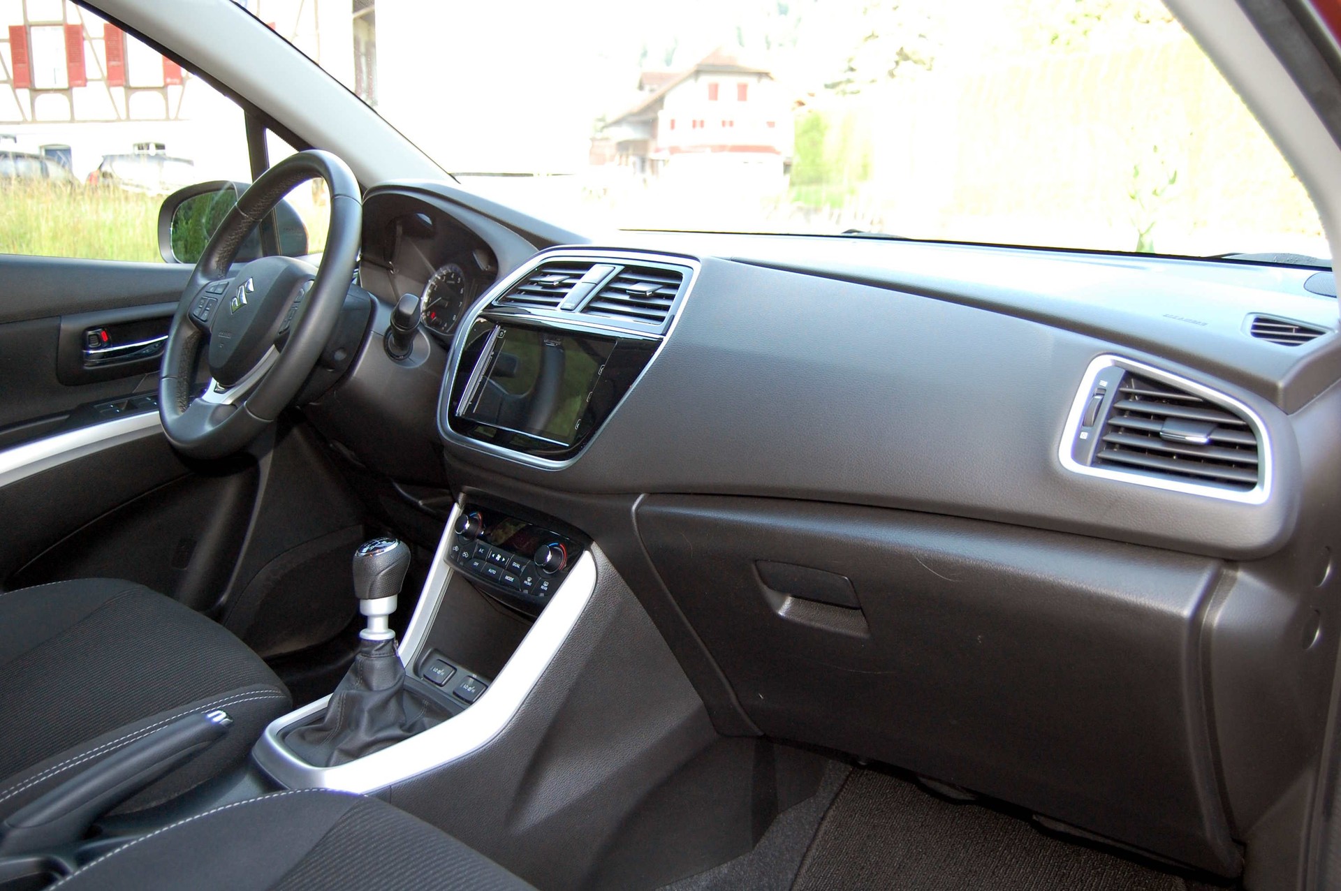 SUZUKI SX4 S-Cross 1.4 16V Generation Hybrid 4WD-image-11