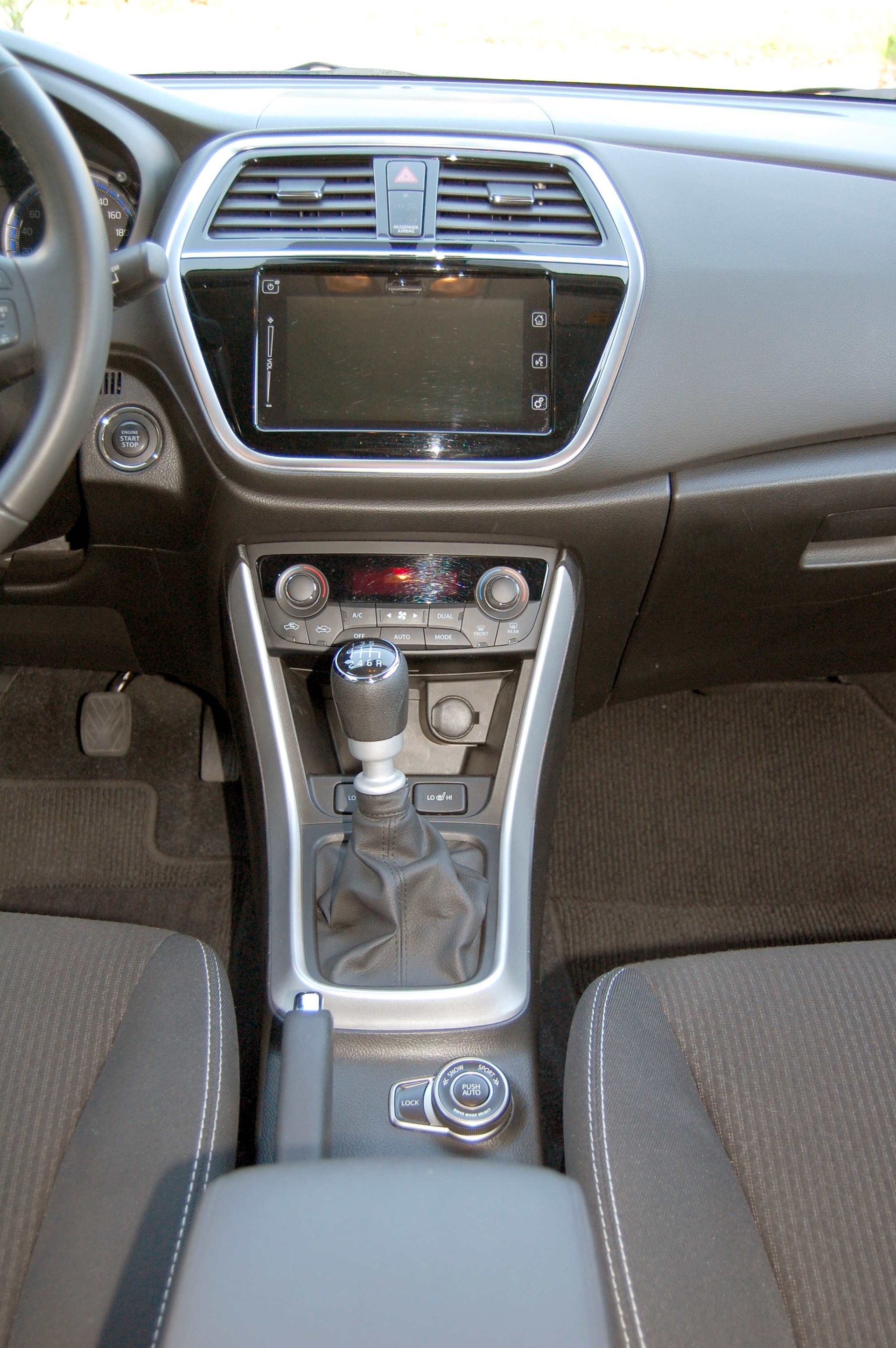 SUZUKI SX4 S-Cross 1.4 16V Generation Hybrid 4WD-image-8
