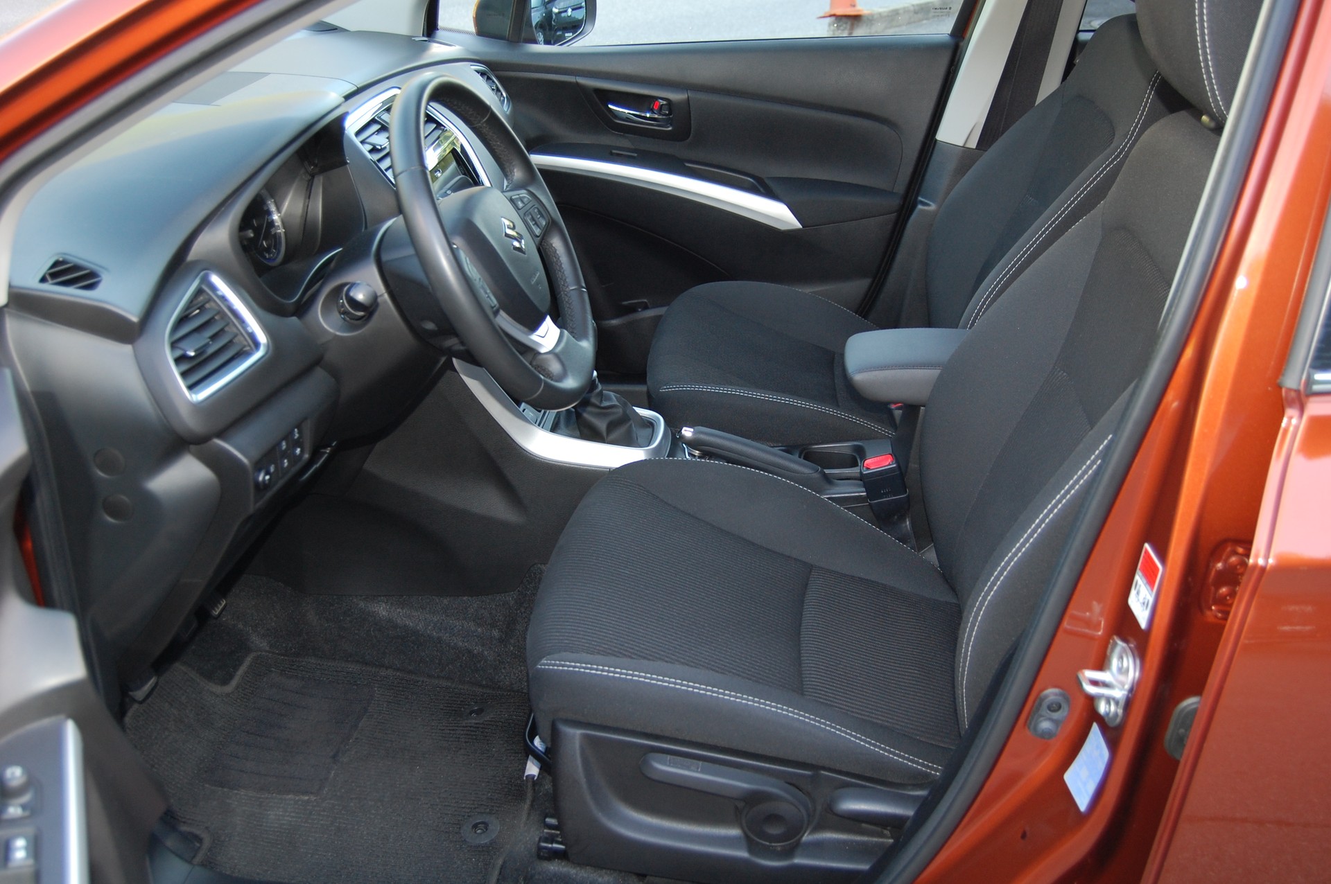 SUZUKI SX4 S-Cross 1.4 16V Generation Hybrid 4WD-image-13