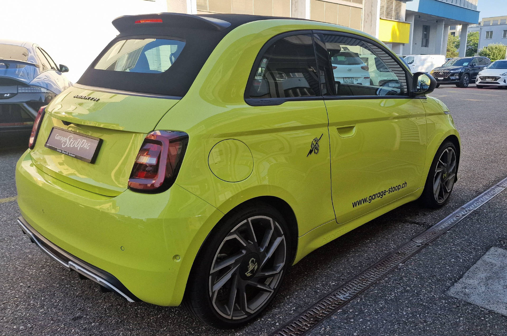 FIAT 500 Cabrio Abarth Scorpionissima-image-10