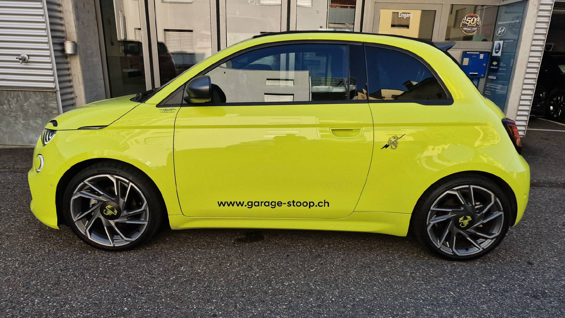 FIAT 500 Cabrio Abarth Scorpionissima-image-2