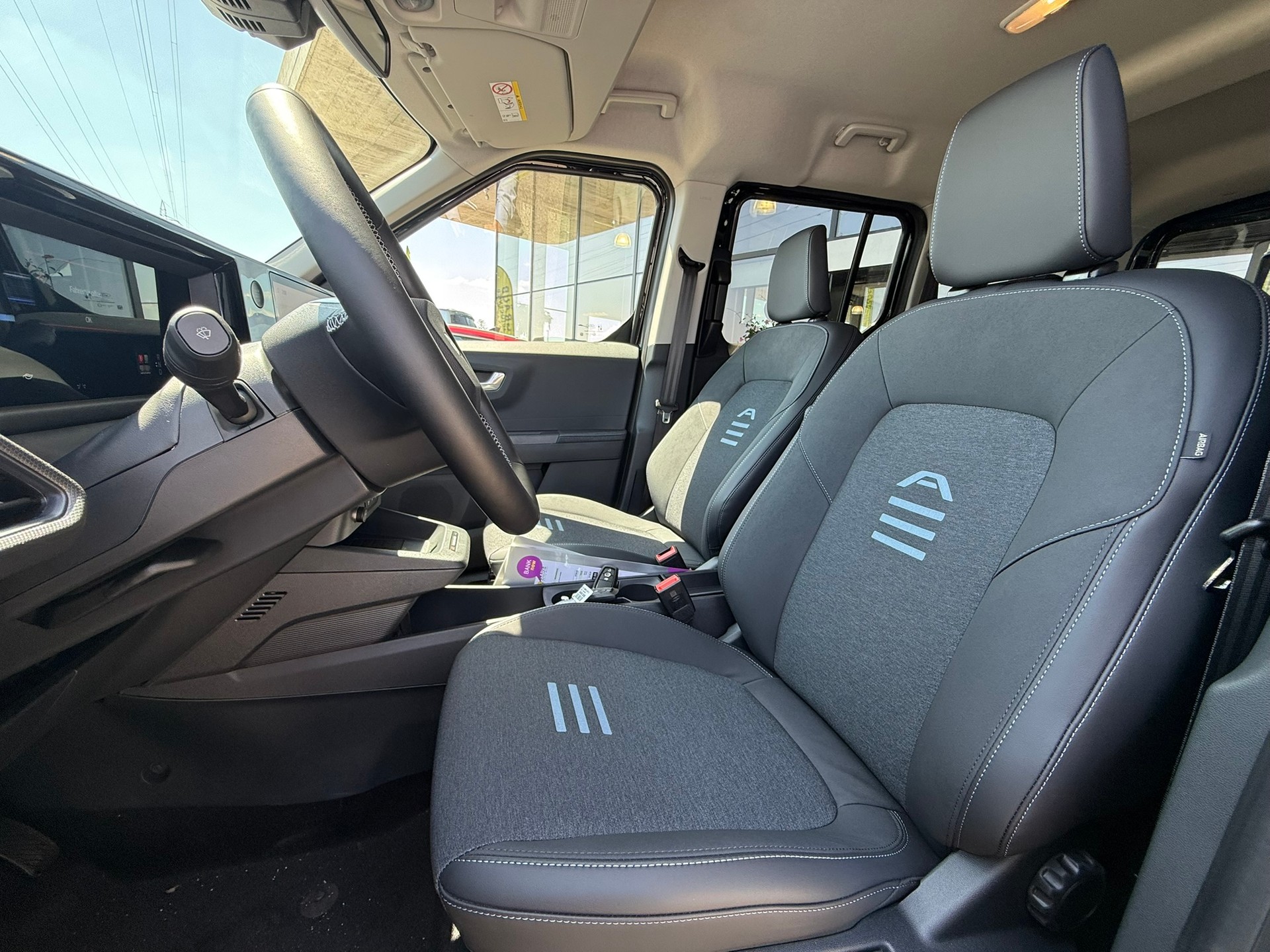 FORD Tourneo Courier Elektro 54kWh Active-image-6