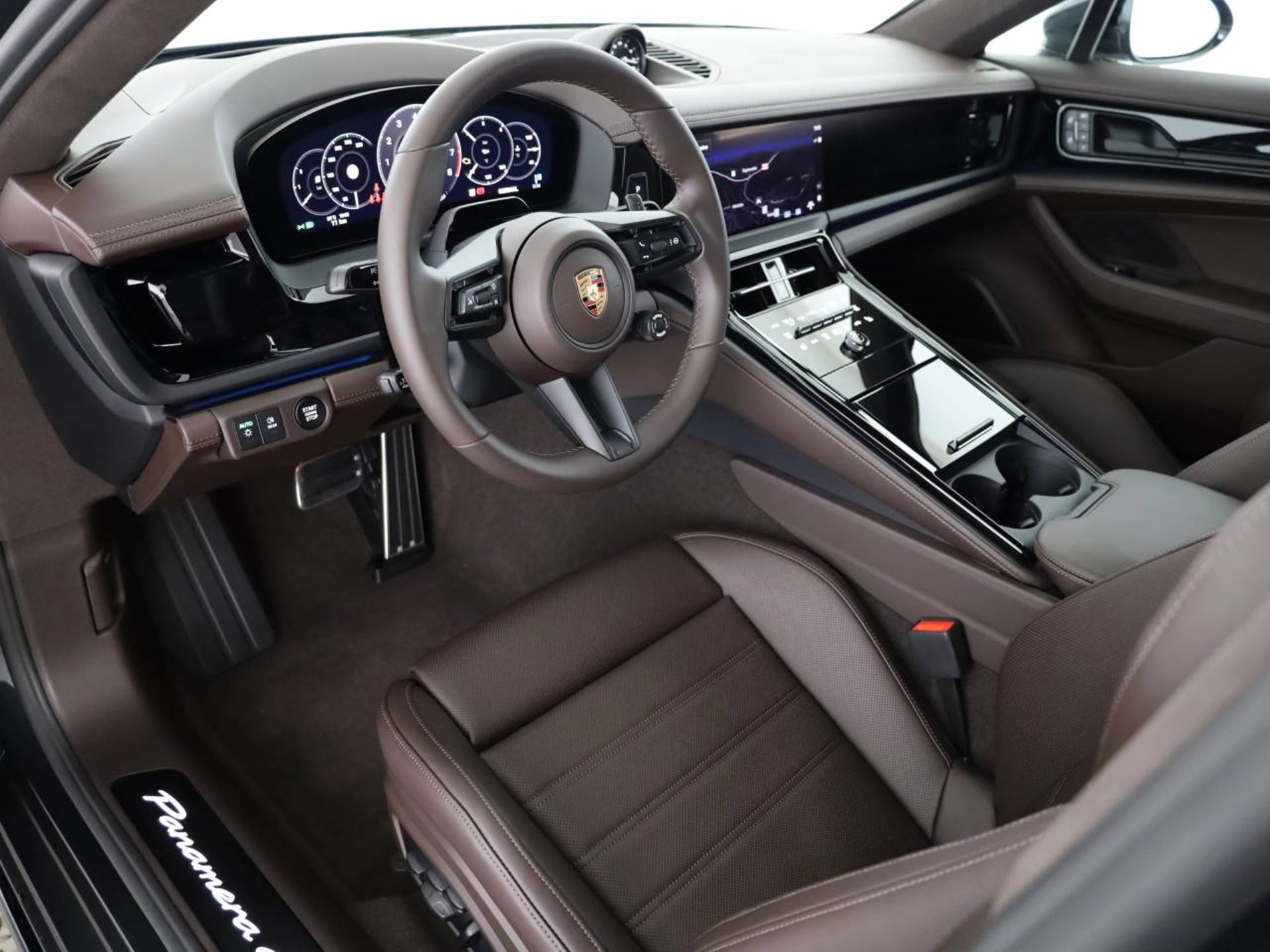 PORSCHE Panamera GTS-showroom-element-3
