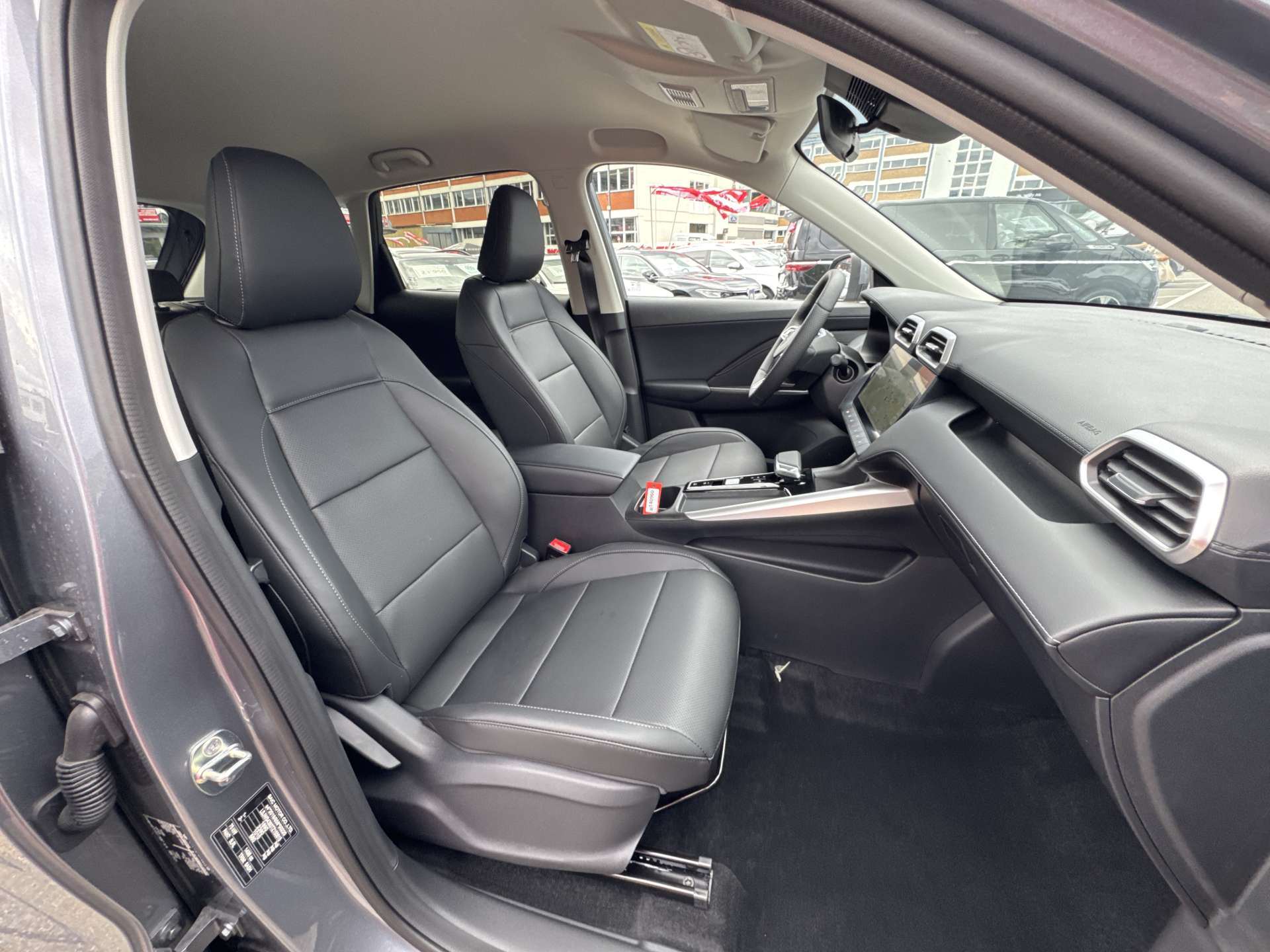 MG ZS 1.5 HEV Luxury Automat-image-12