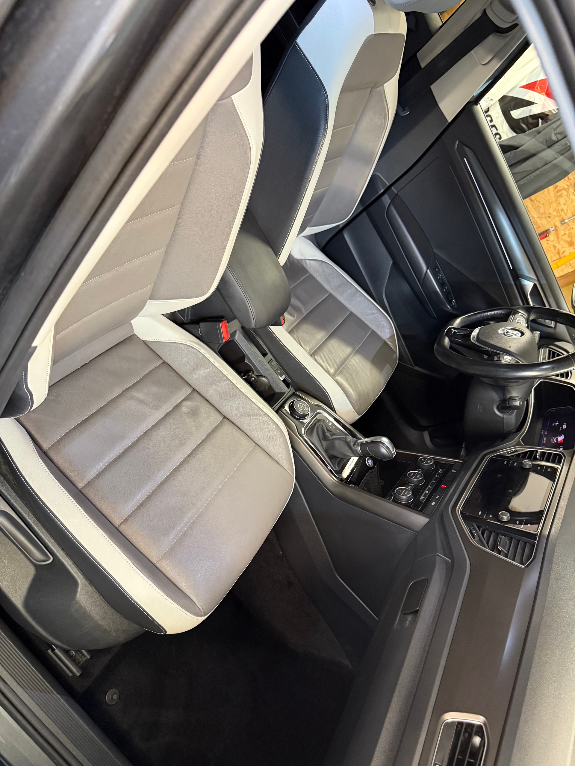 VW T-Roc 2.0 TSI Sport DSG 4Motion-image-9