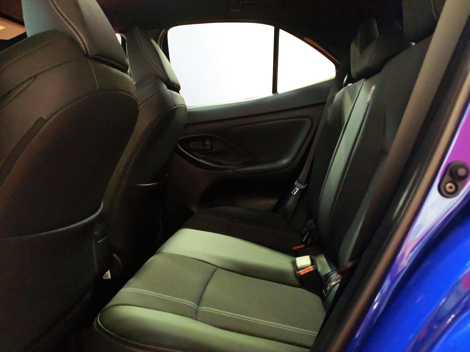 TOYOTA Yaris Cross 1.5 VVT-i HSD Premium AWD-i-image-15