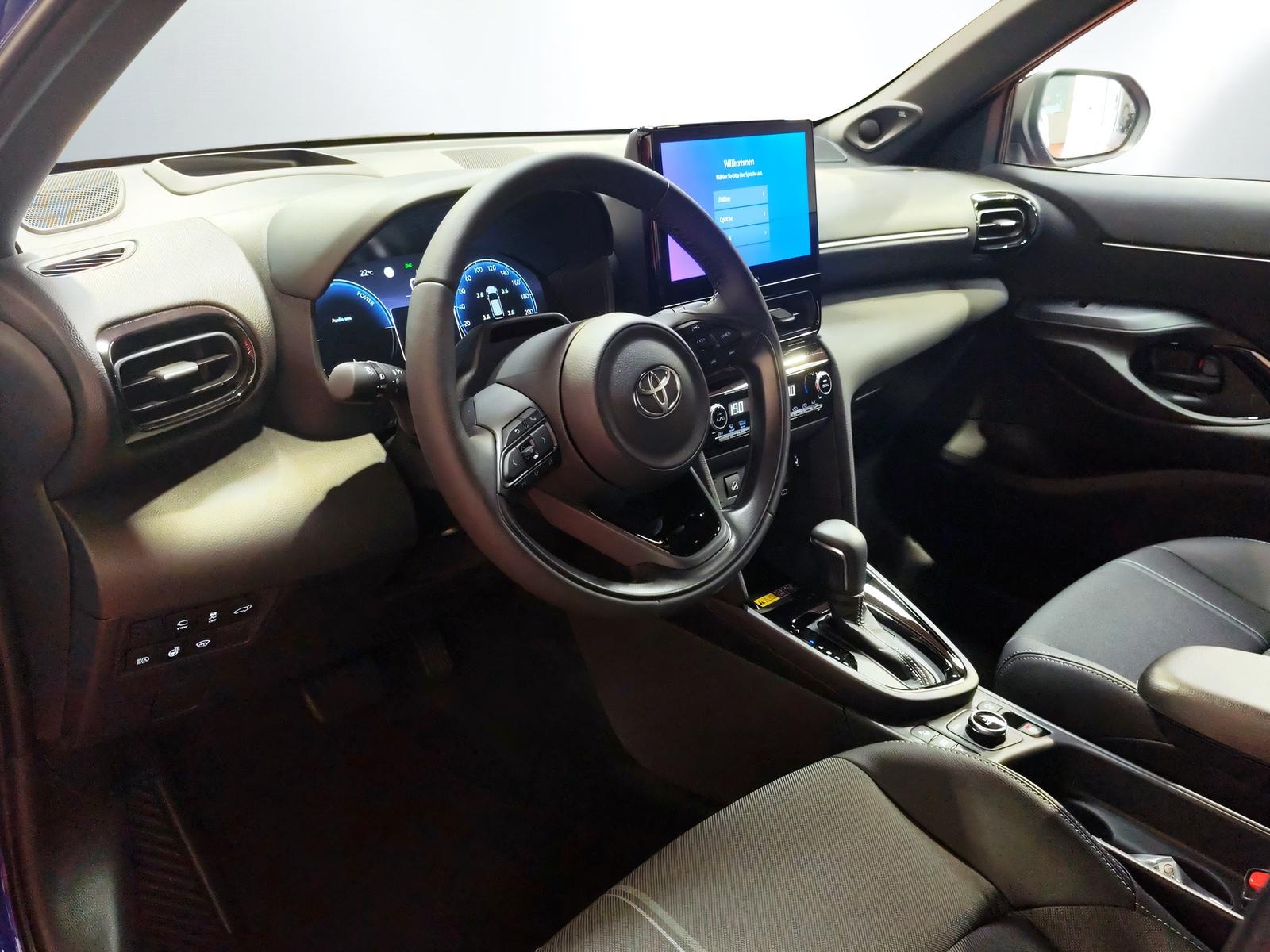TOYOTA Yaris Cross 1.5 VVT-i HSD Premium AWD-i-image-8