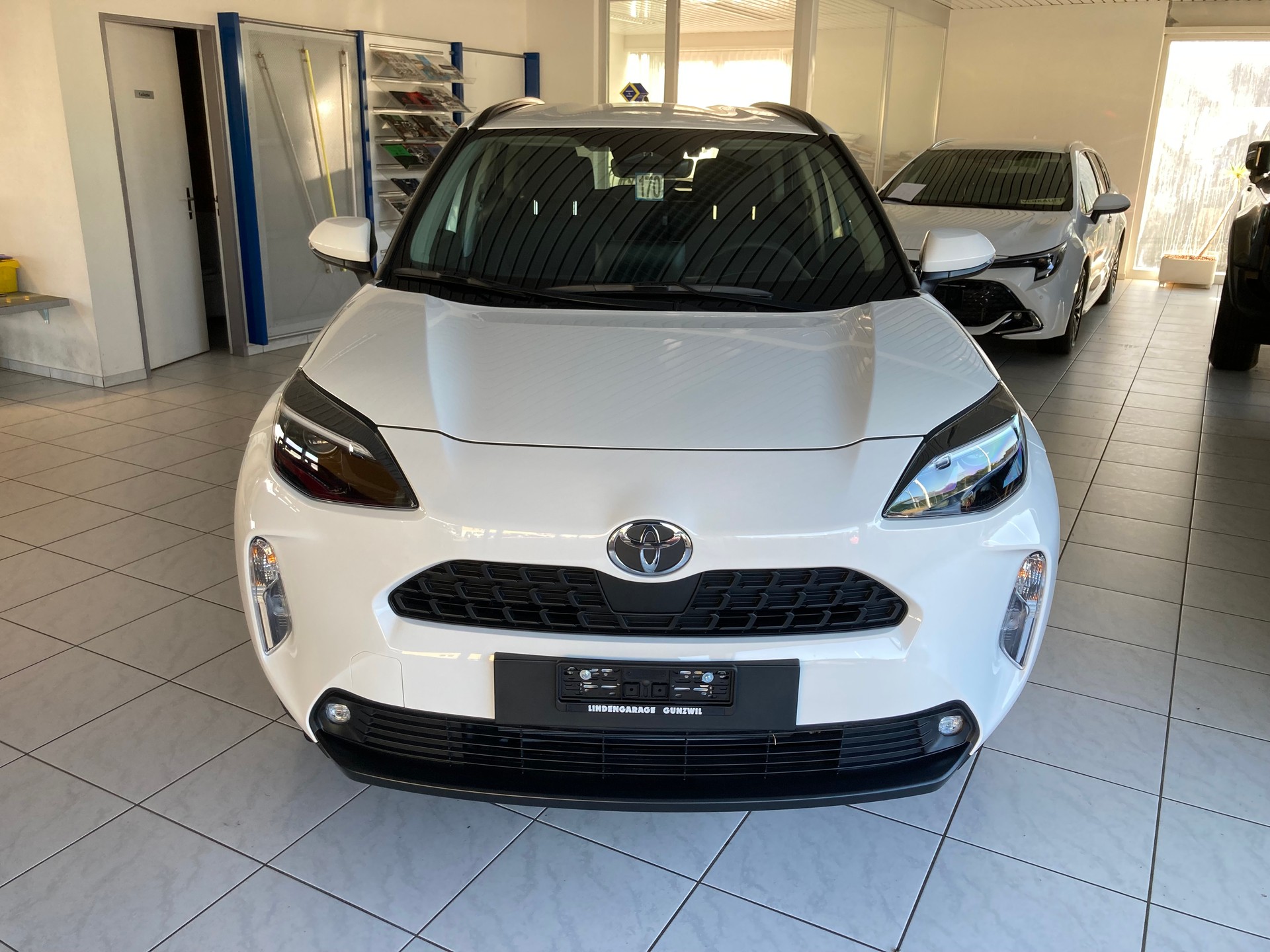 TOYOTA Yaris Cross 1.5 Comfort e-CVT-image-1