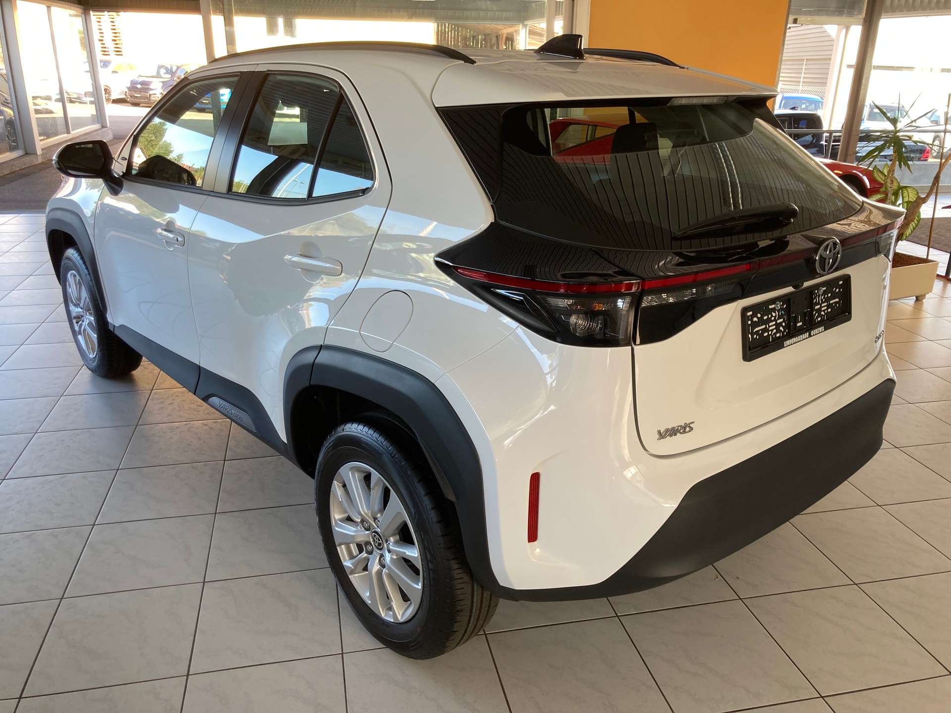 TOYOTA Yaris Cross 1.5 Comfort e-CVT-image-6