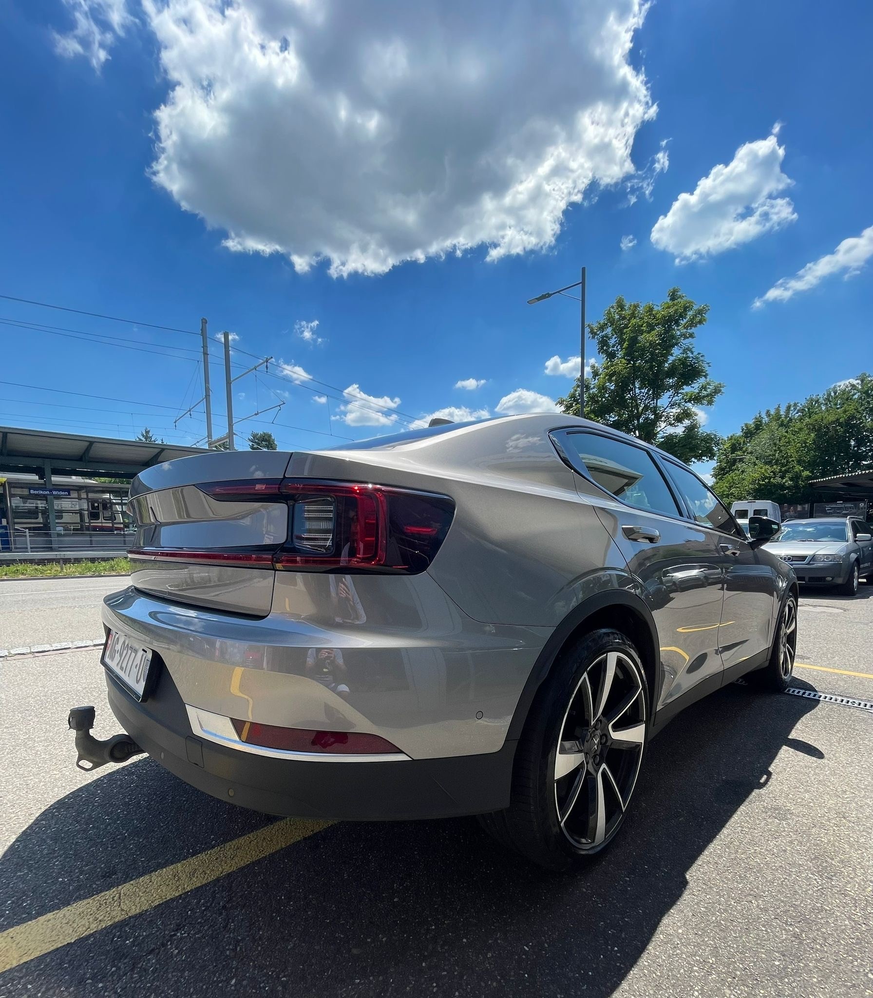 POLESTAR Polestar 2 Teuerste Version Launch Edition 78 kWh 4x4 WLTP 470 Kilometer mit AHK 1500kg-image-3