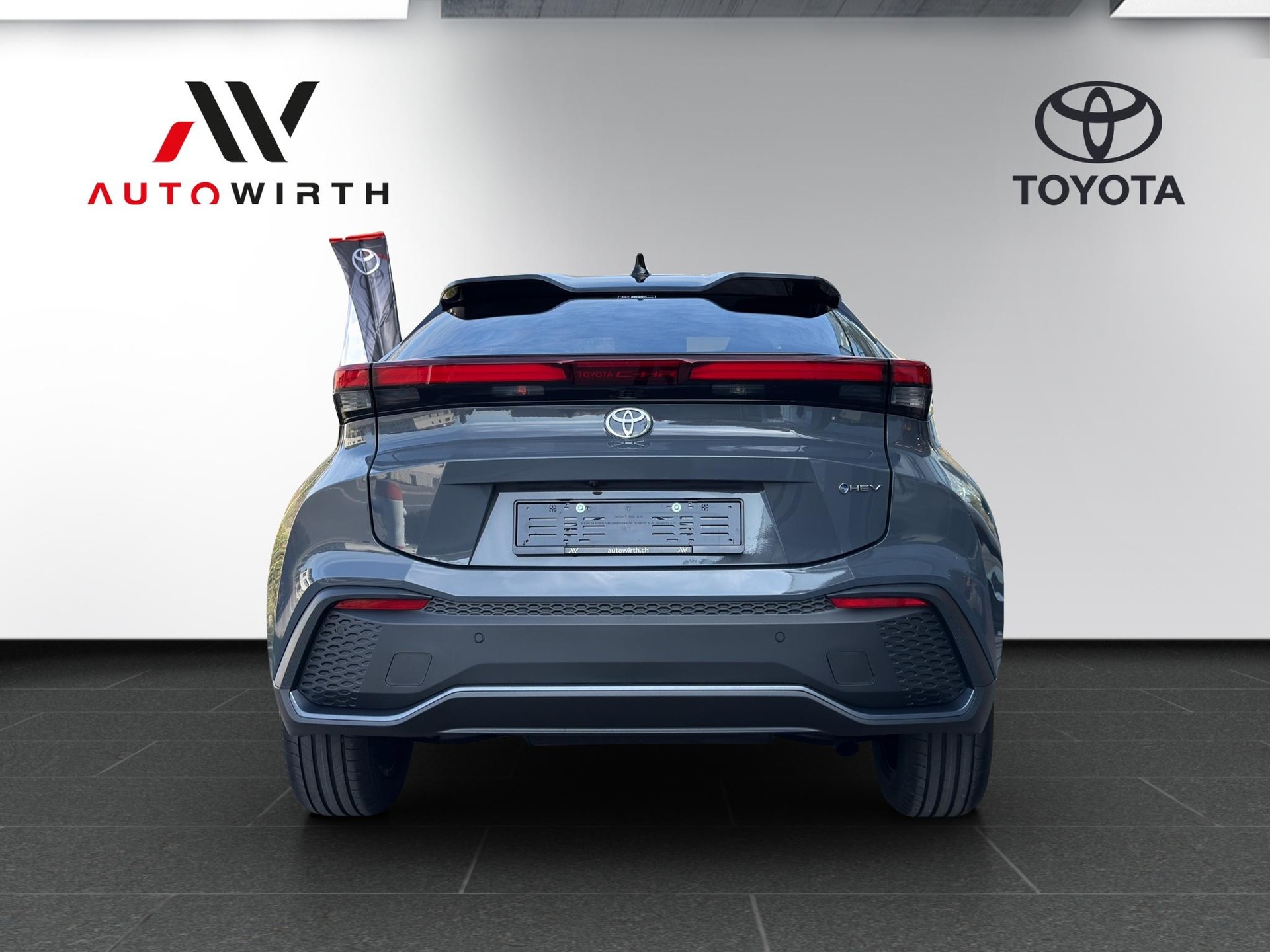 TOYOTA C-HR 2.0 HEV Swiss Edition 4x4-image-5