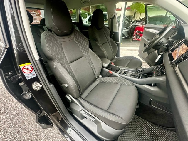 SKODA Karoq 1.0 TSI Ambition DSG-image-11