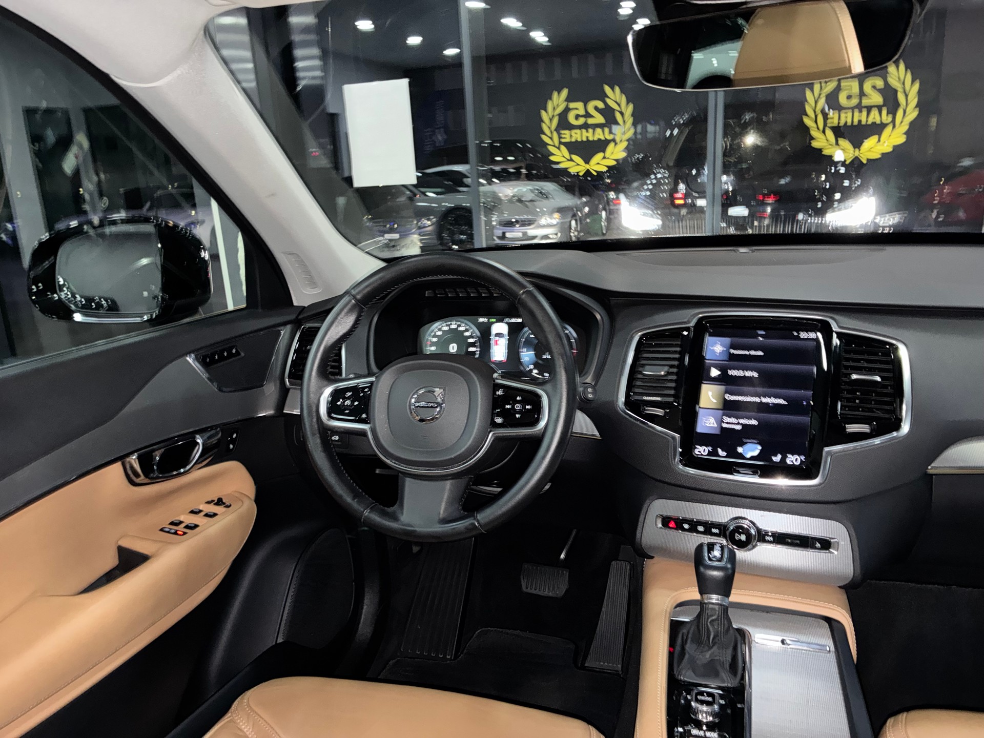 VOLVO XC90 D5 AWD Inscription Geartronic-image-8