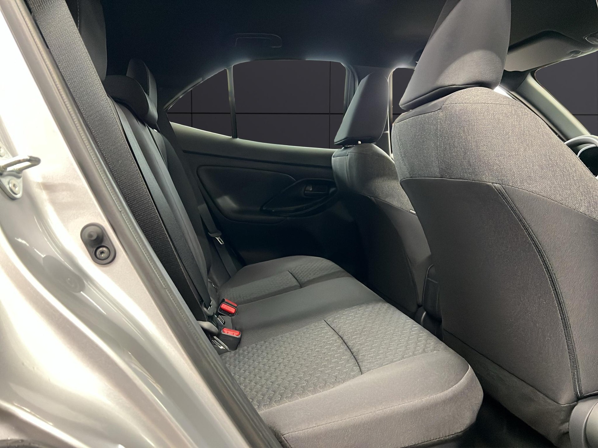 TOYOTA Yaris Cross 1.5 VVT-i HSD Comfort AWD-i-image-12