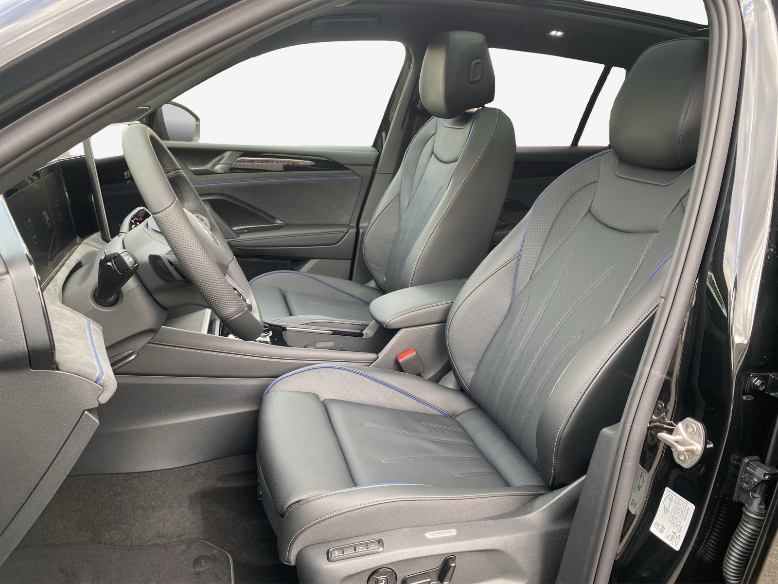 VW Tiguan 2.0 TSI DSG R-Line Plus 4Motion-image-6