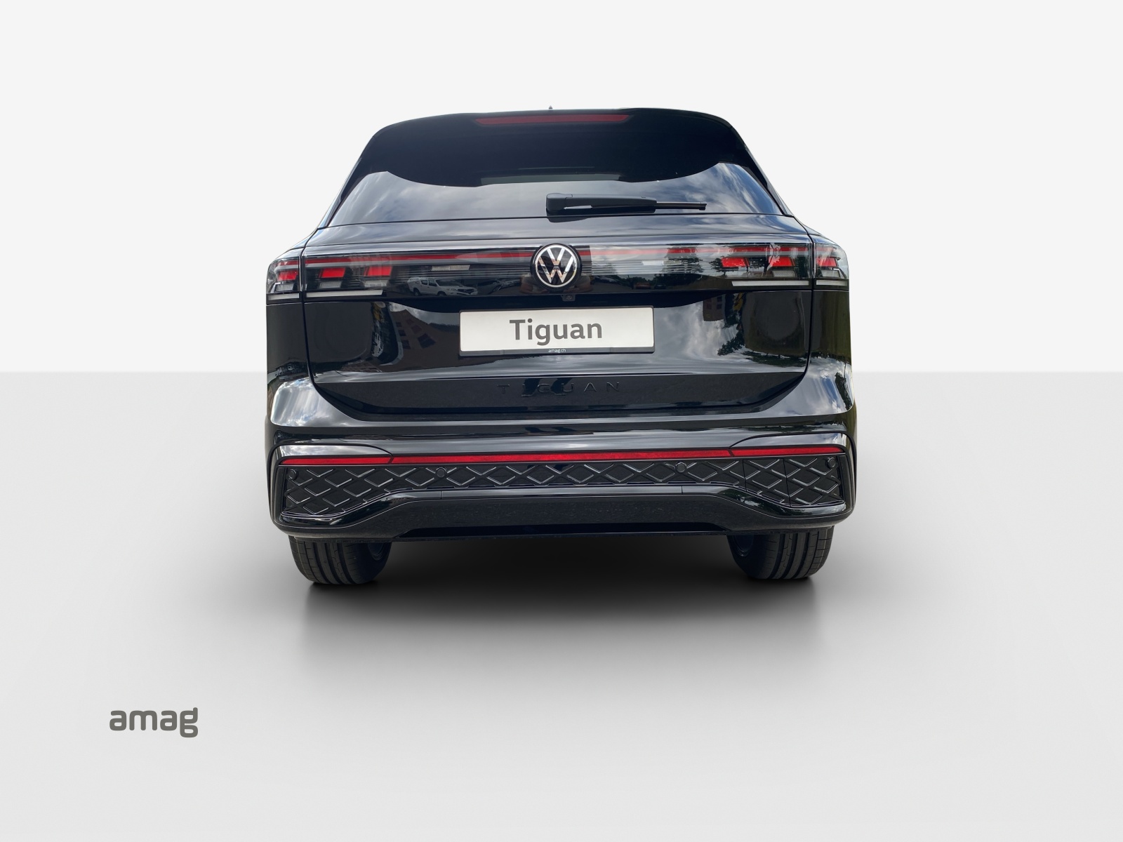 VW Tiguan 2.0 TSI DSG R-Line Plus 4Motion-image-3
