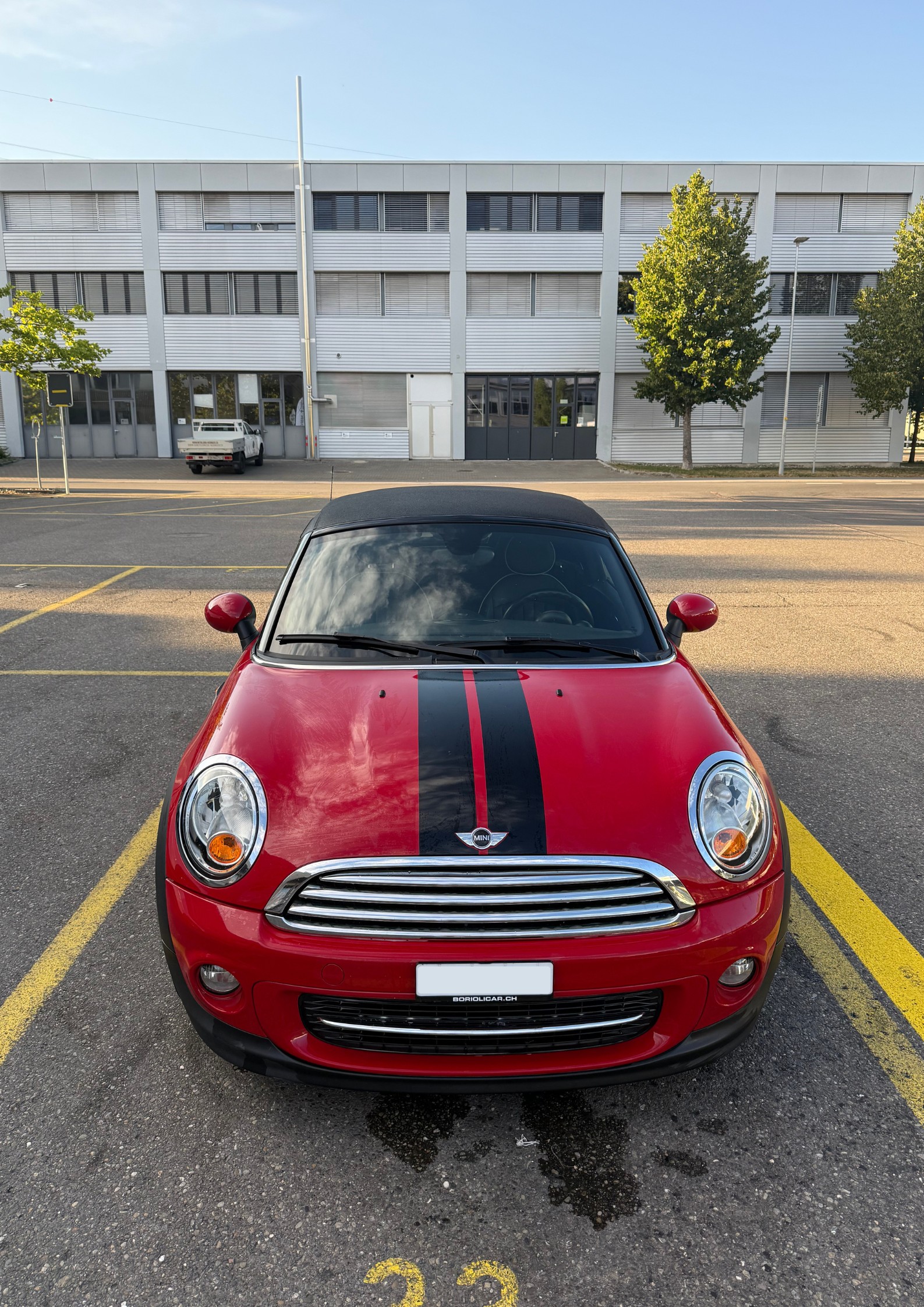 MINI 1.6i Cooper-image-1