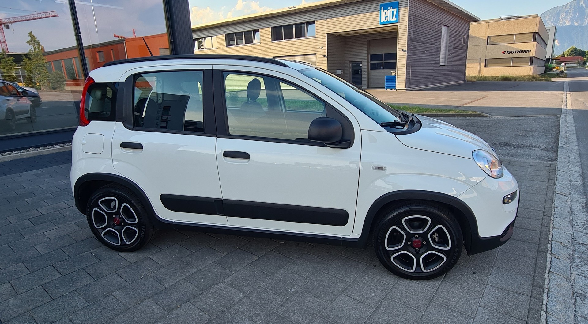 FIAT Panda 1.0 MHEV City Life-image-2