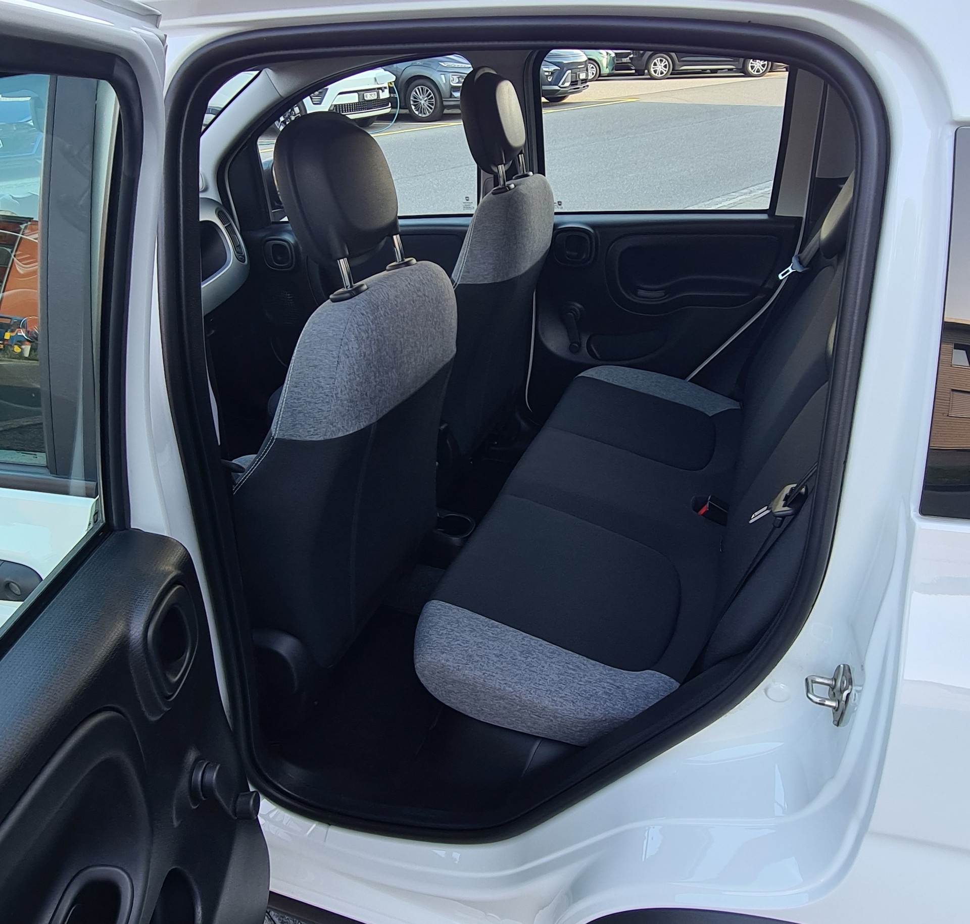 FIAT Panda 1.0 MHEV City Life-image-11