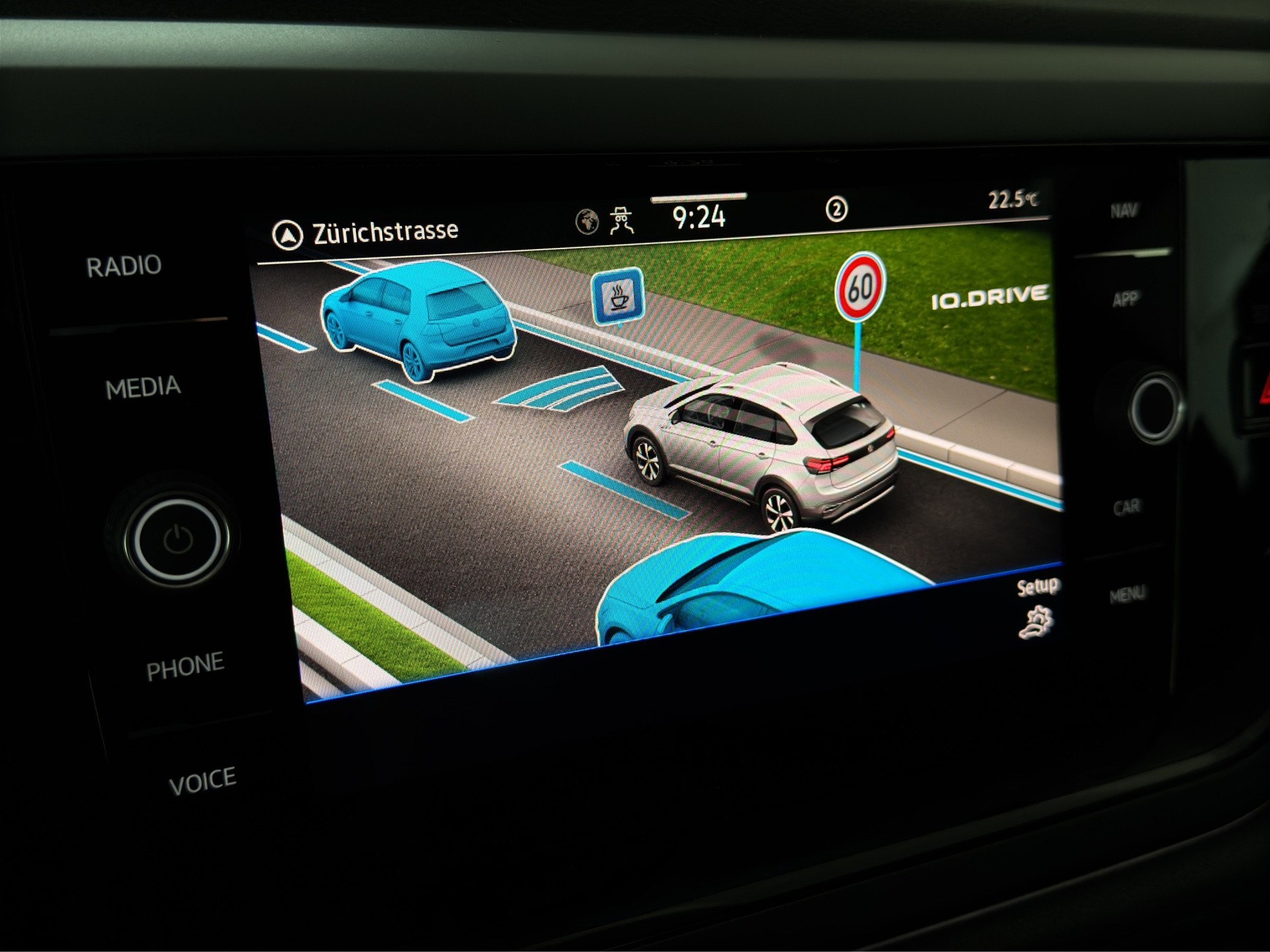 VW Taigo 1.0 TSI R-Line DSG "Pano-RF.-Kamera-Spurpaket-Matrix"-image-18