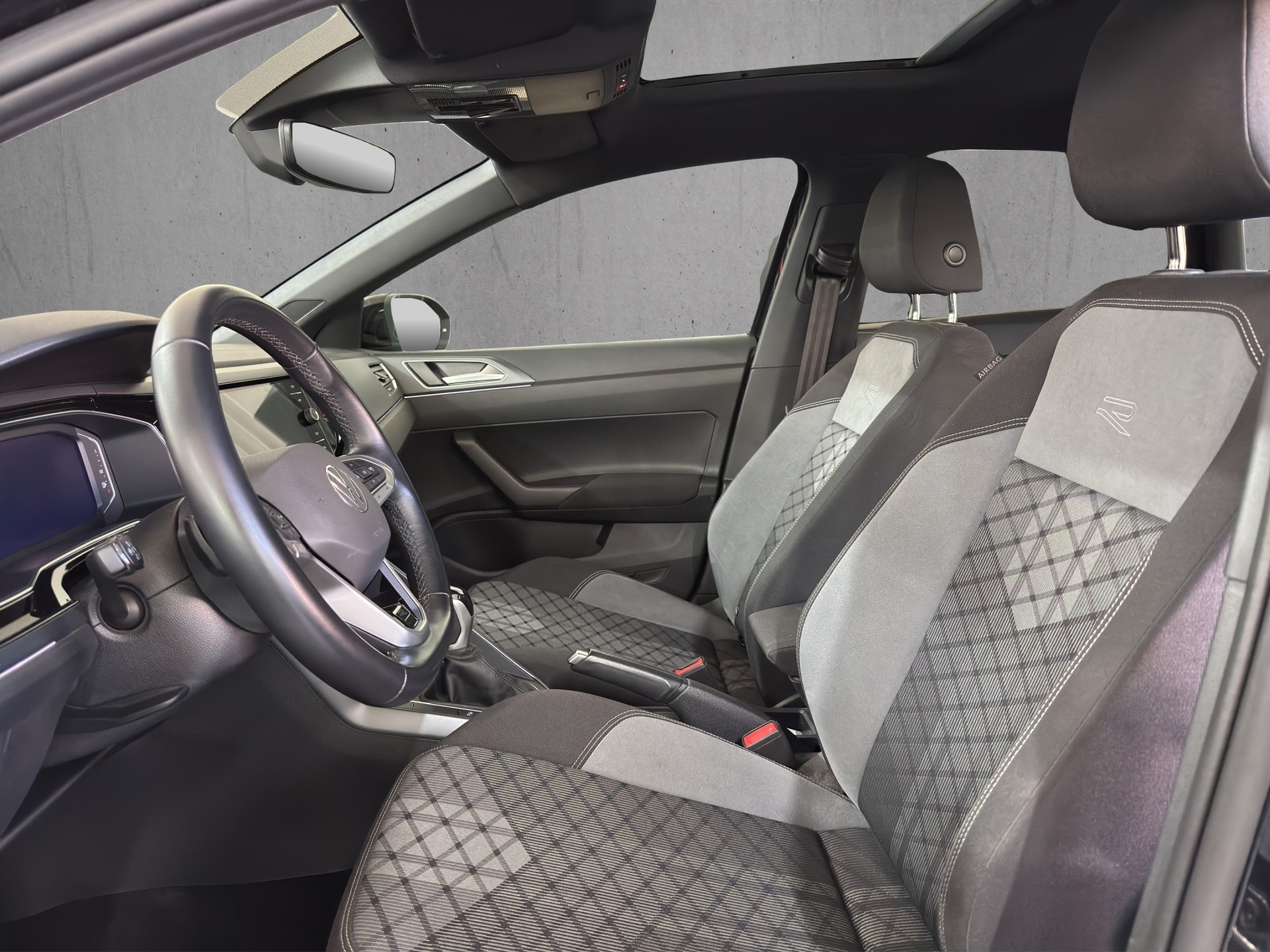 VW Taigo 1.0 TSI R-Line DSG "Pano-RF.-Kamera-Spurpaket-Matrix"-image-7