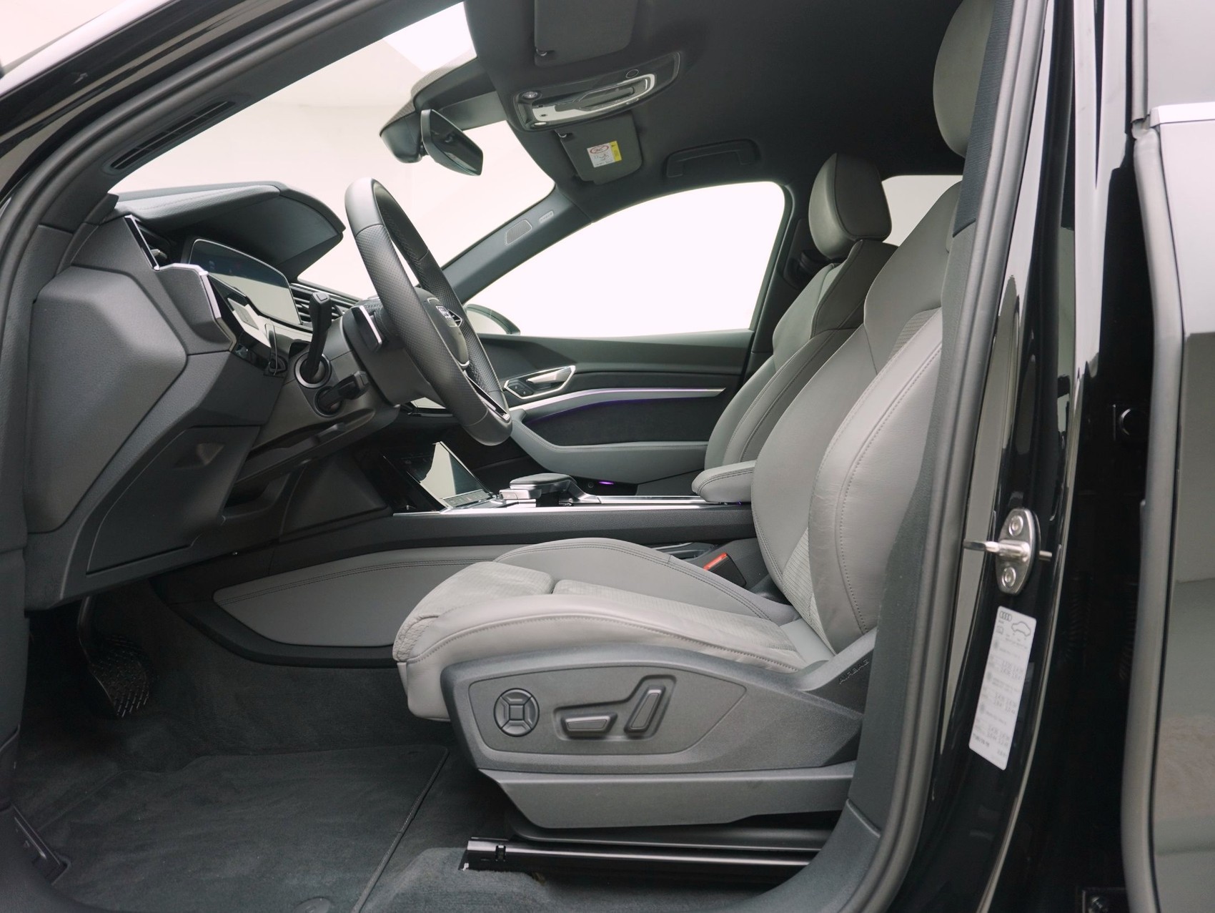 AUDI e-tron S quattro-image-7