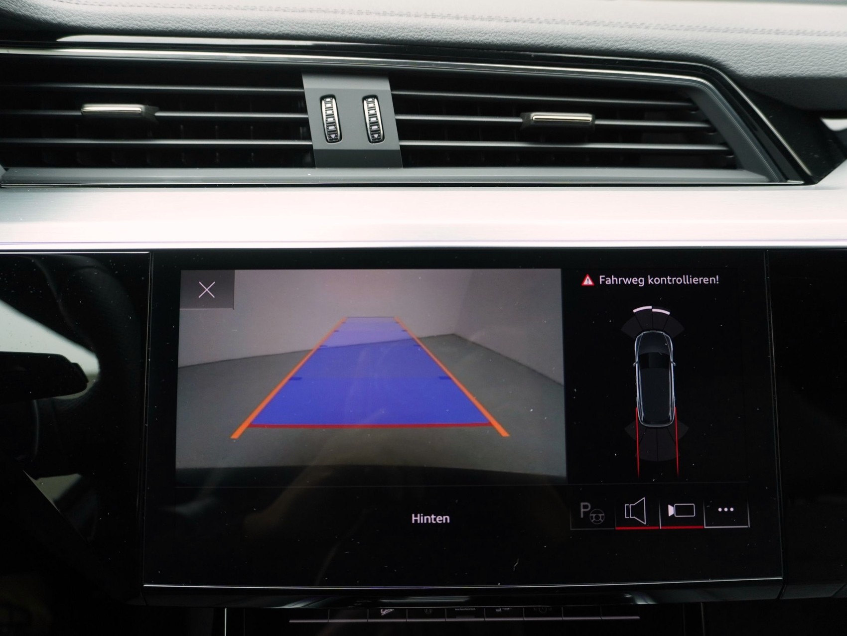 AUDI e-tron S quattro-image-17