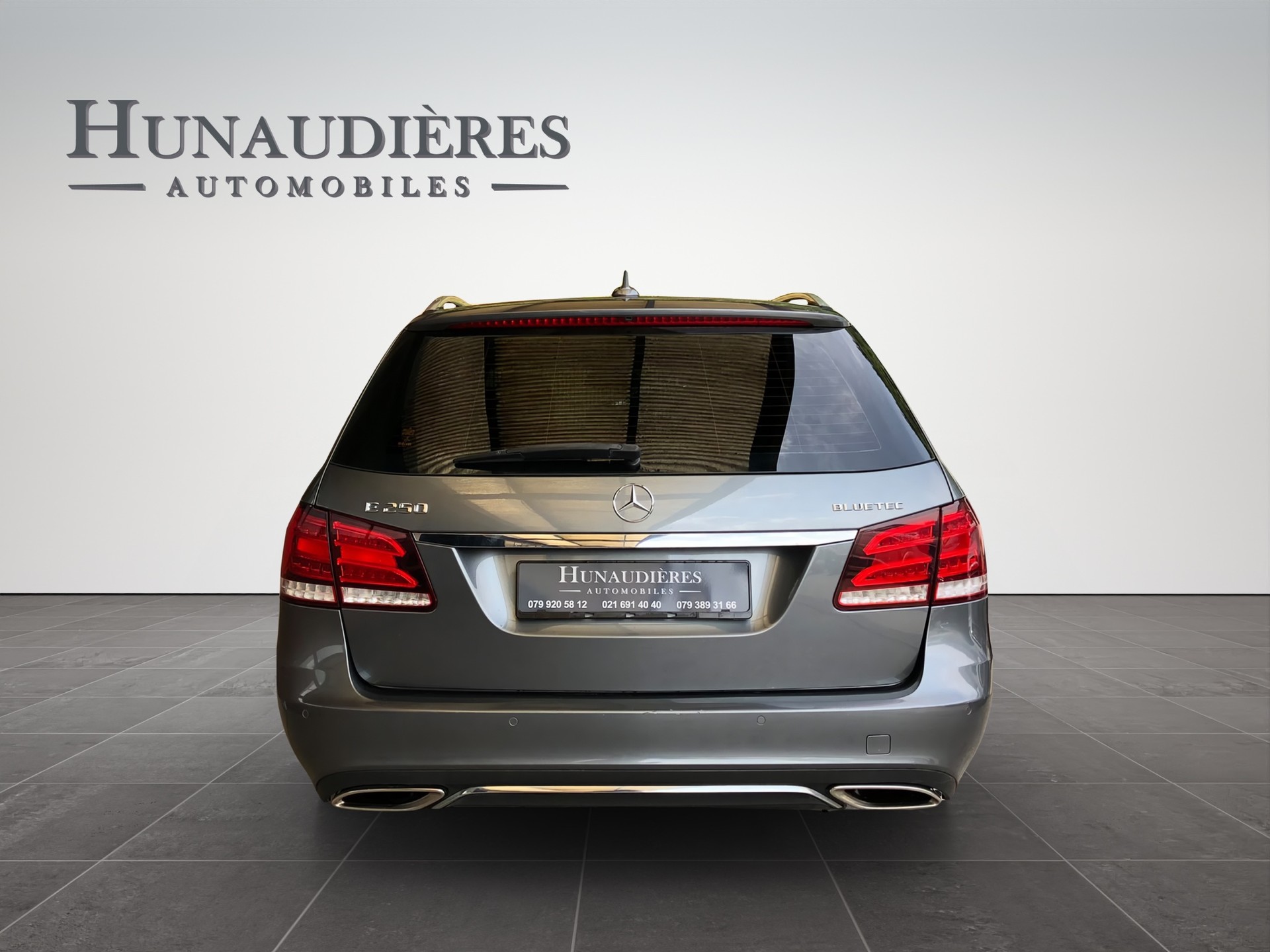MERCEDES-BENZ E 250 BlueTEC 4Matic 7G-Tronic-image-14