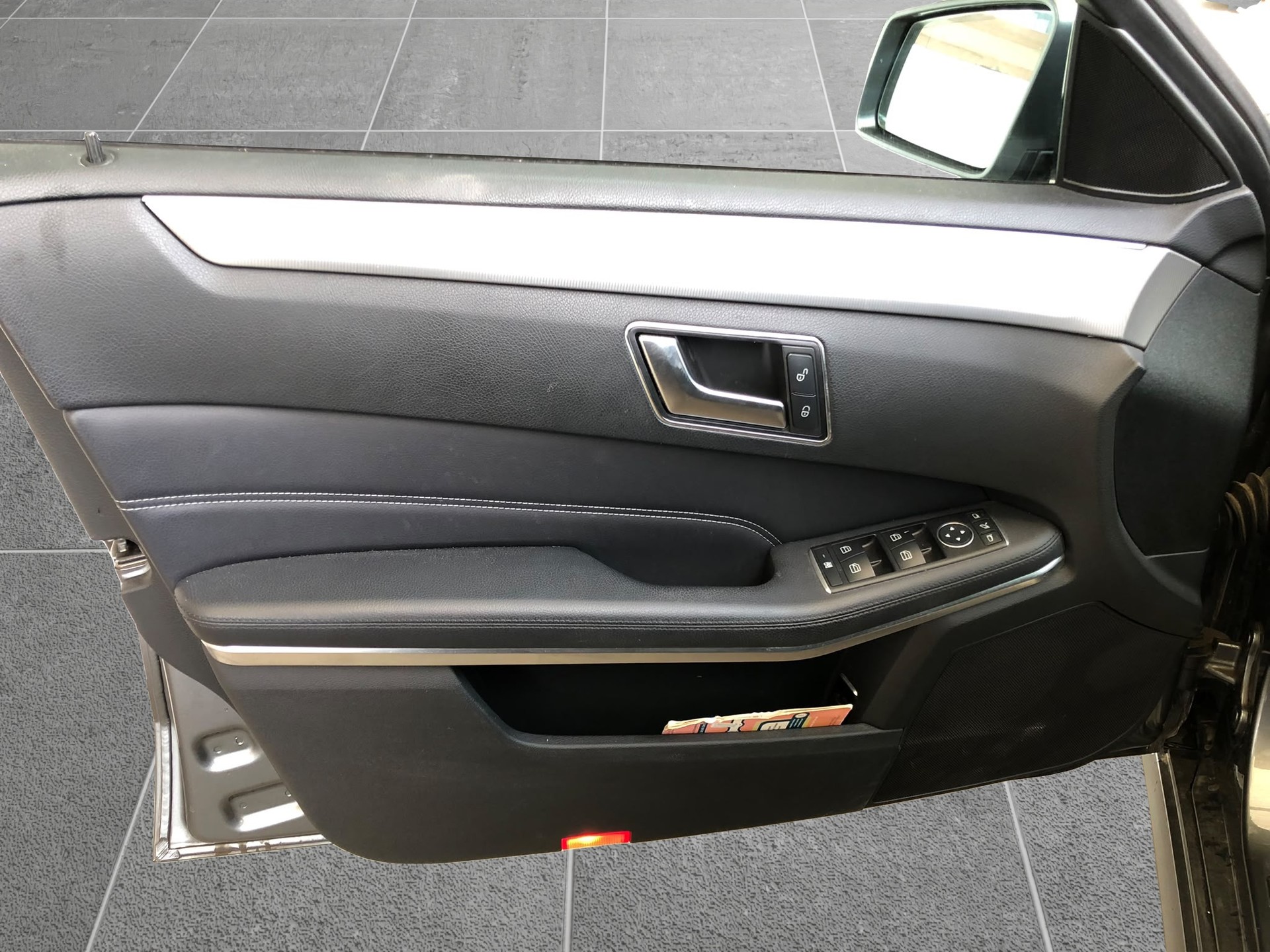 MERCEDES-BENZ E 250 BlueTEC 4Matic 7G-Tronic-image-4
