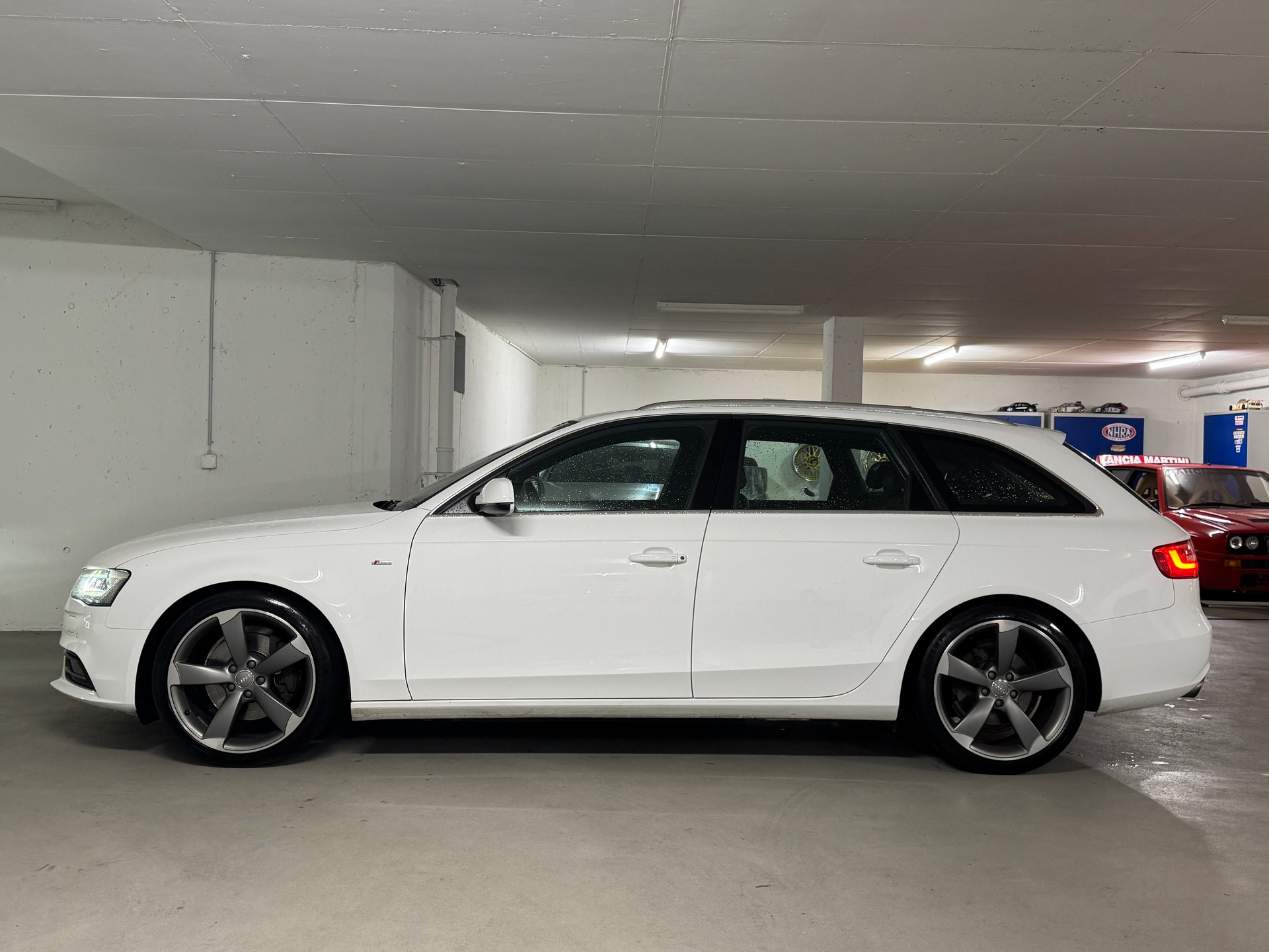 AUDI A4 Avant 2.0 TFSI quattro S-Line mit Anhängerkupplung-image-3