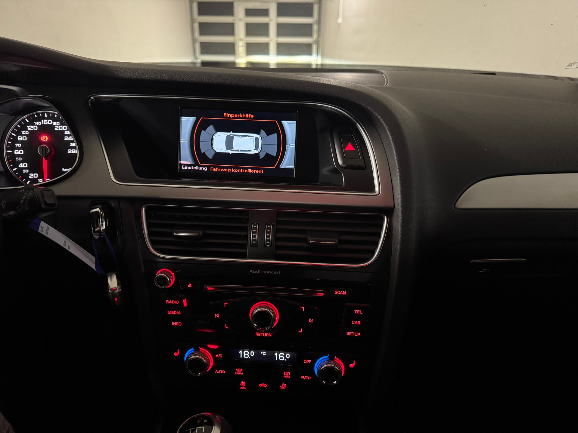 AUDI A4 Avant 2.0 TFSI quattro S-Line mit Anhängerkupplung-image-14