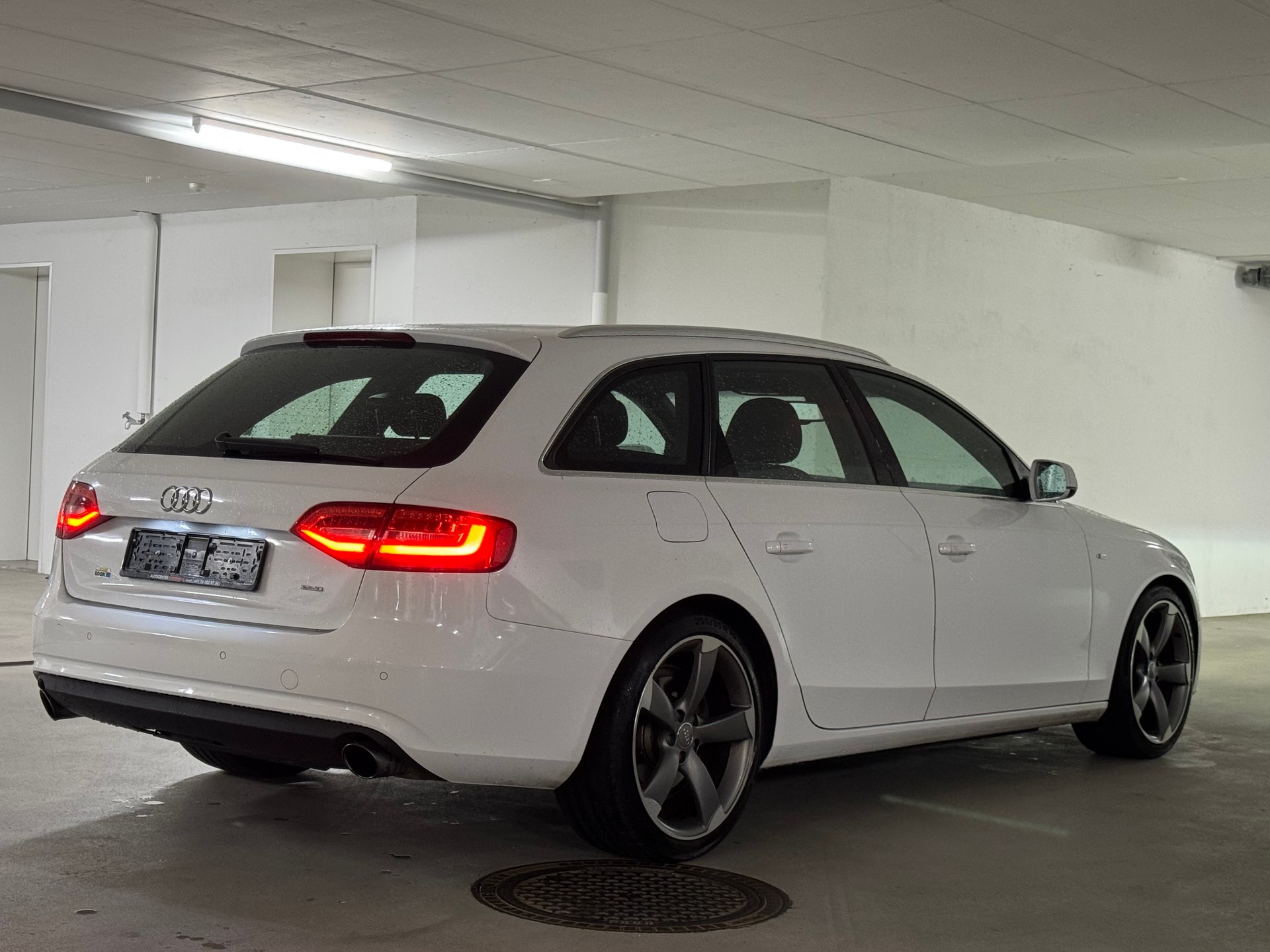 AUDI A4 Avant 2.0 TFSI quattro S-Line mit Anhängerkupplung-image-6