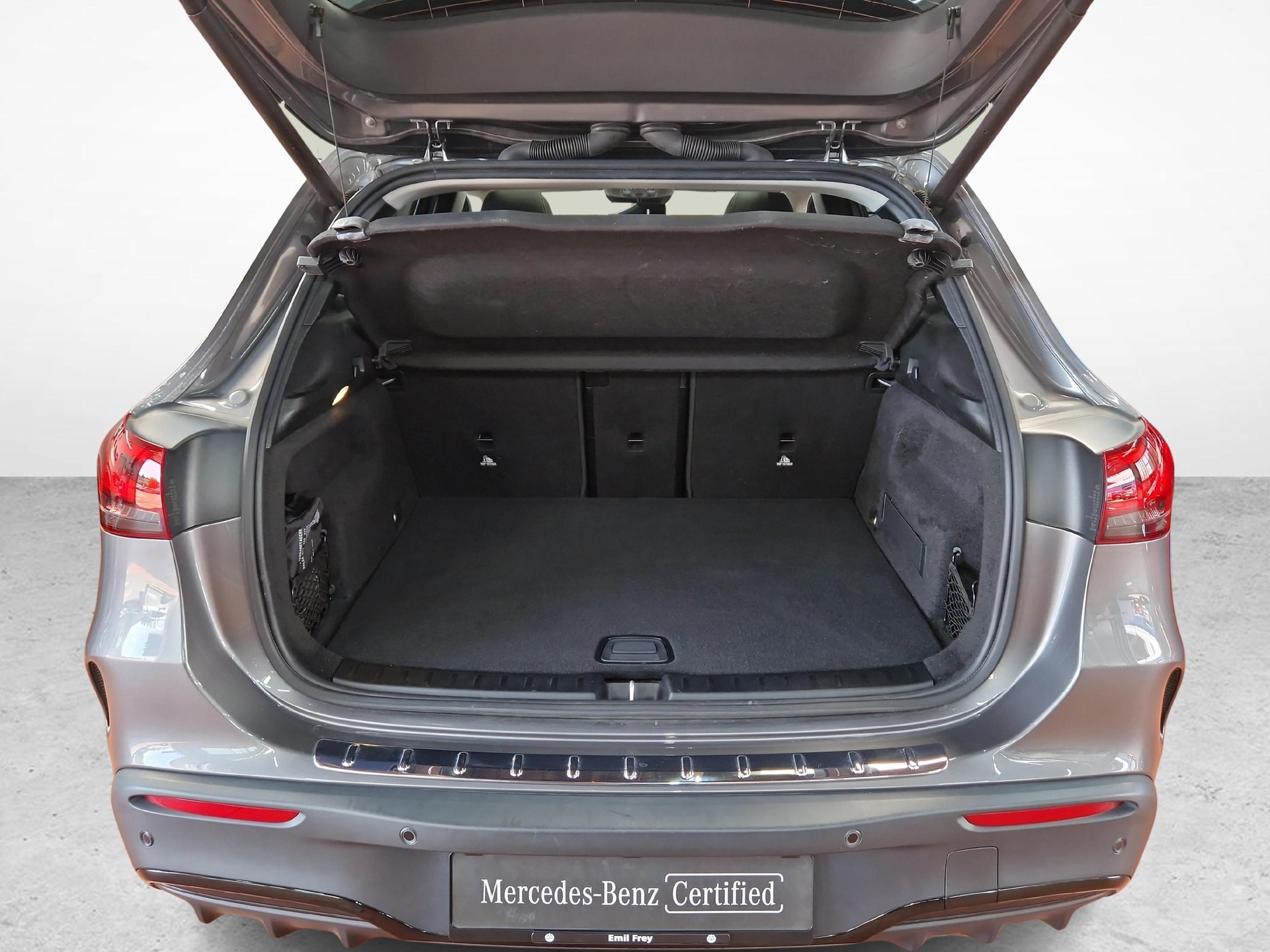 MERCEDES-BENZ EQA 350 4MATIC AMG Line-image-10