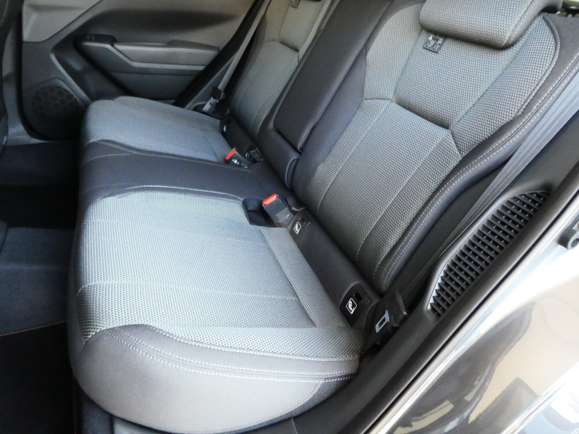 SUBARU Crosstrek 2.0 e-Boxer Passion AWD Lineartronic-image-9