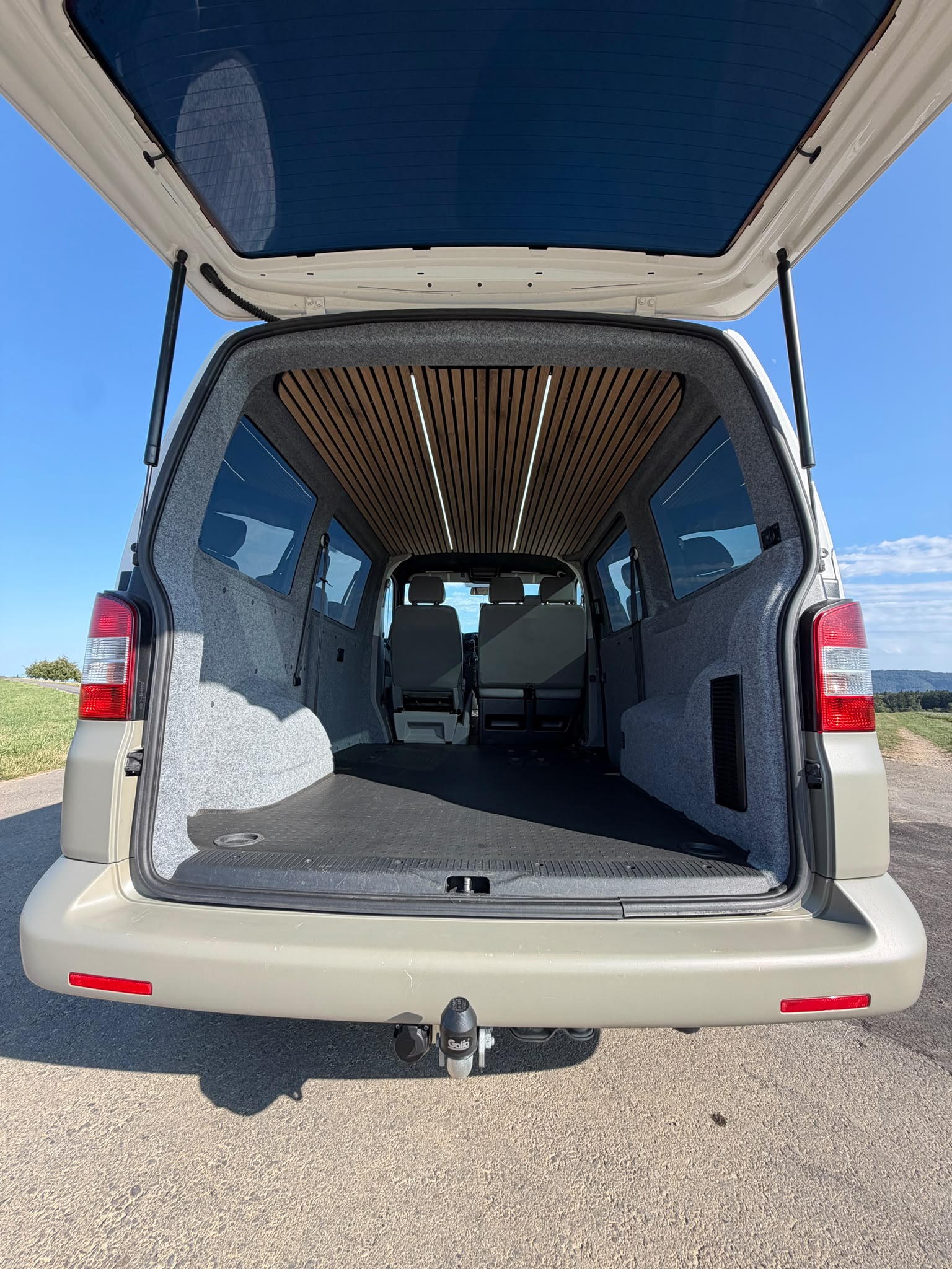 VW T5 2.0 TDI BMT 4Motion-image-2