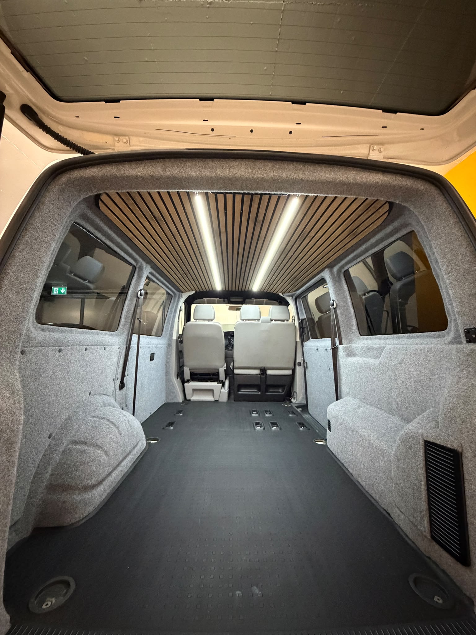 VW T5 2.0 TDI BMT 4Motion-image-9
