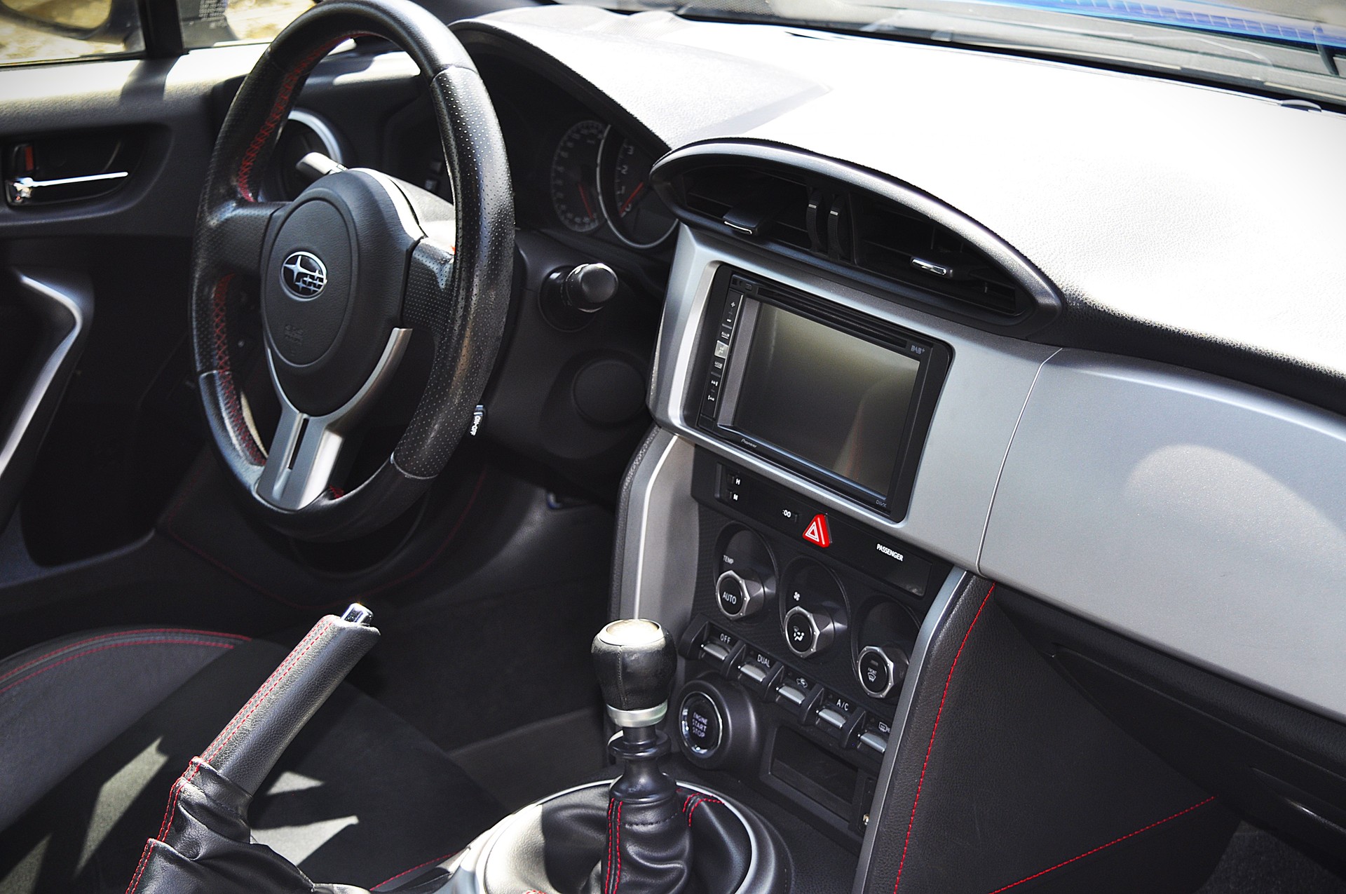 SUBARU BRZ 2.0R-image-11