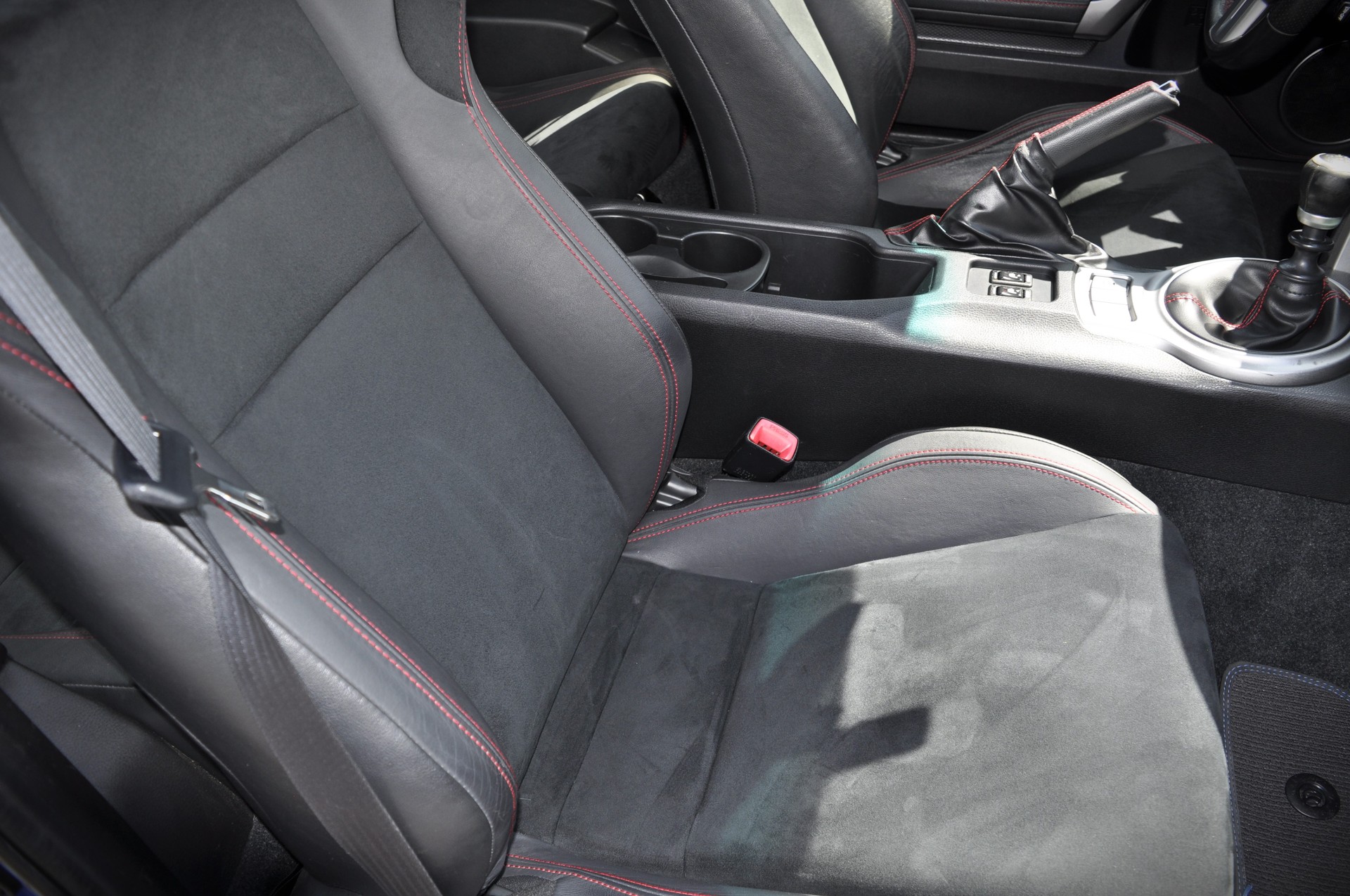 SUBARU BRZ 2.0R-image-12