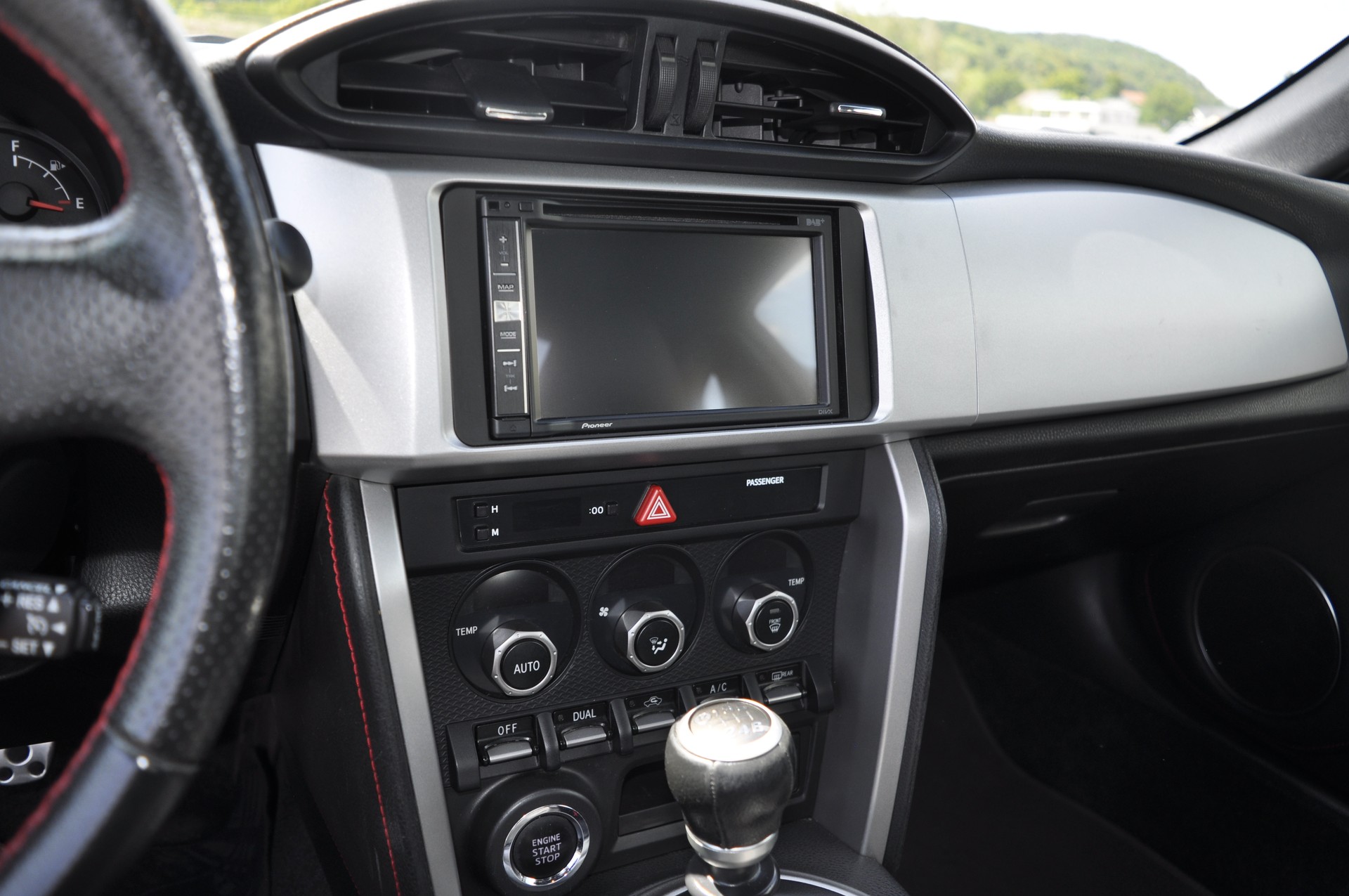 SUBARU BRZ 2.0R-image-13