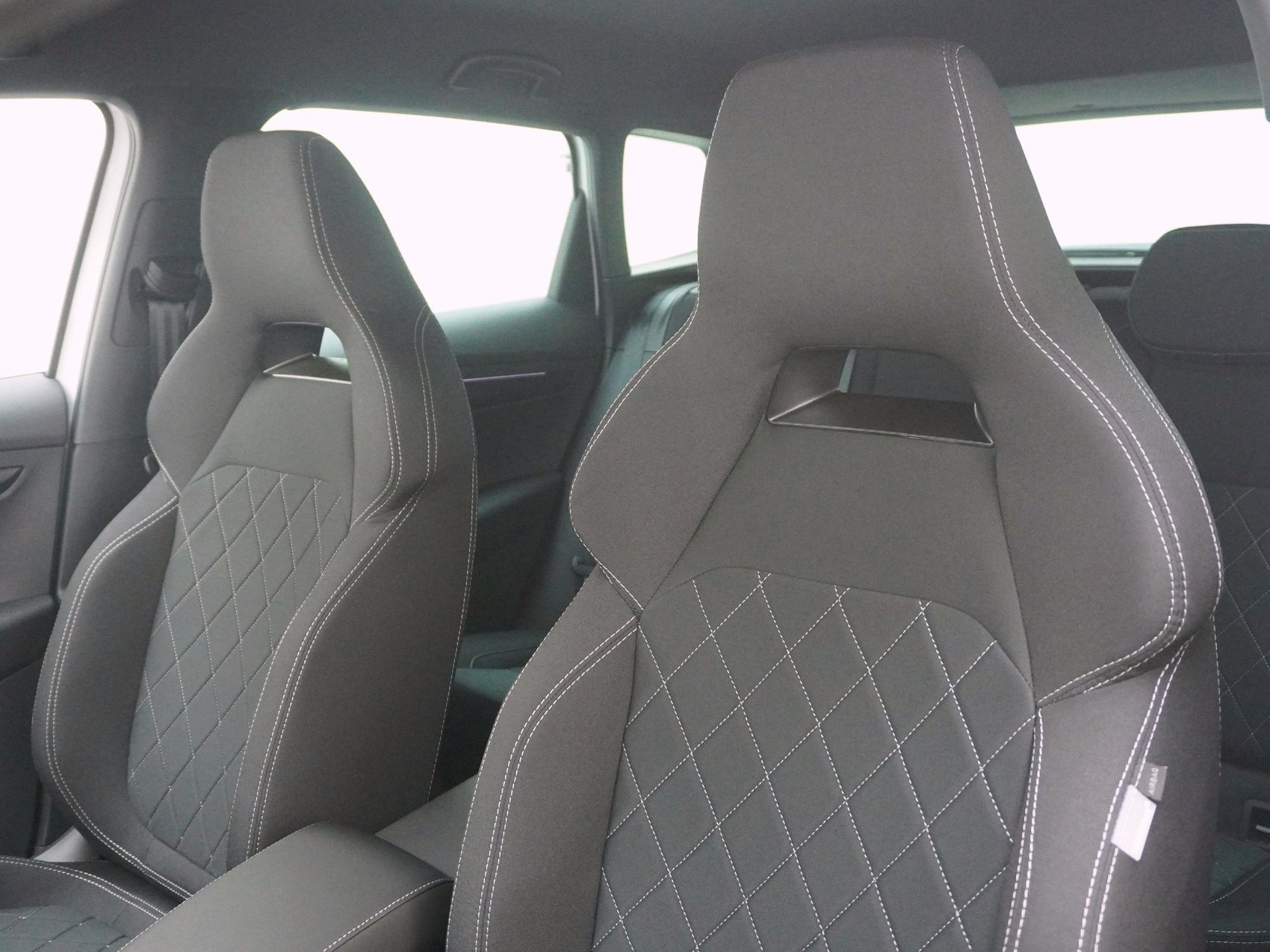 SKODA Karoq 2.0 TSI SportLine DSG 4x4-image-10