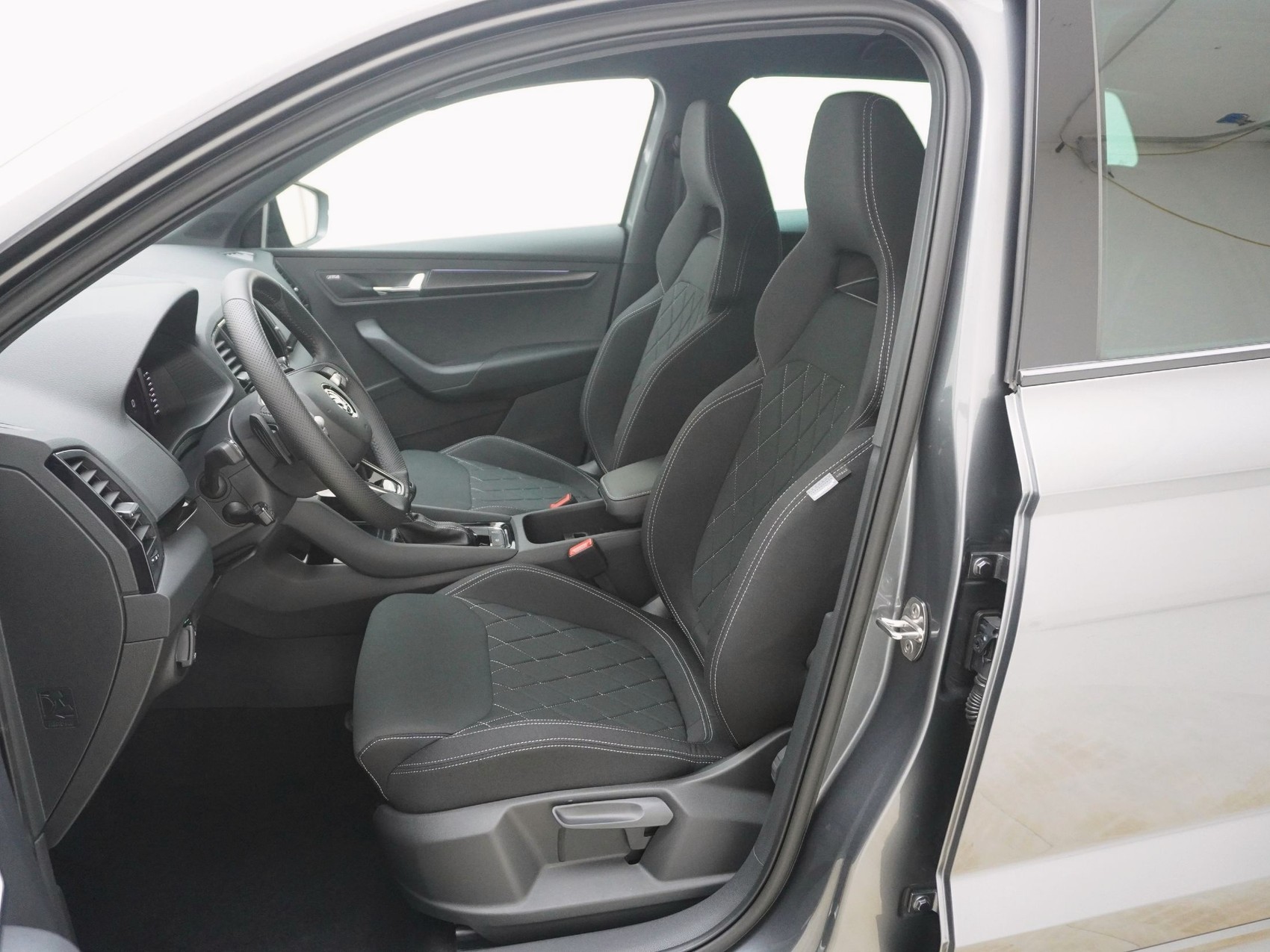 SKODA Karoq 2.0 TSI SportLine DSG 4x4-image-9