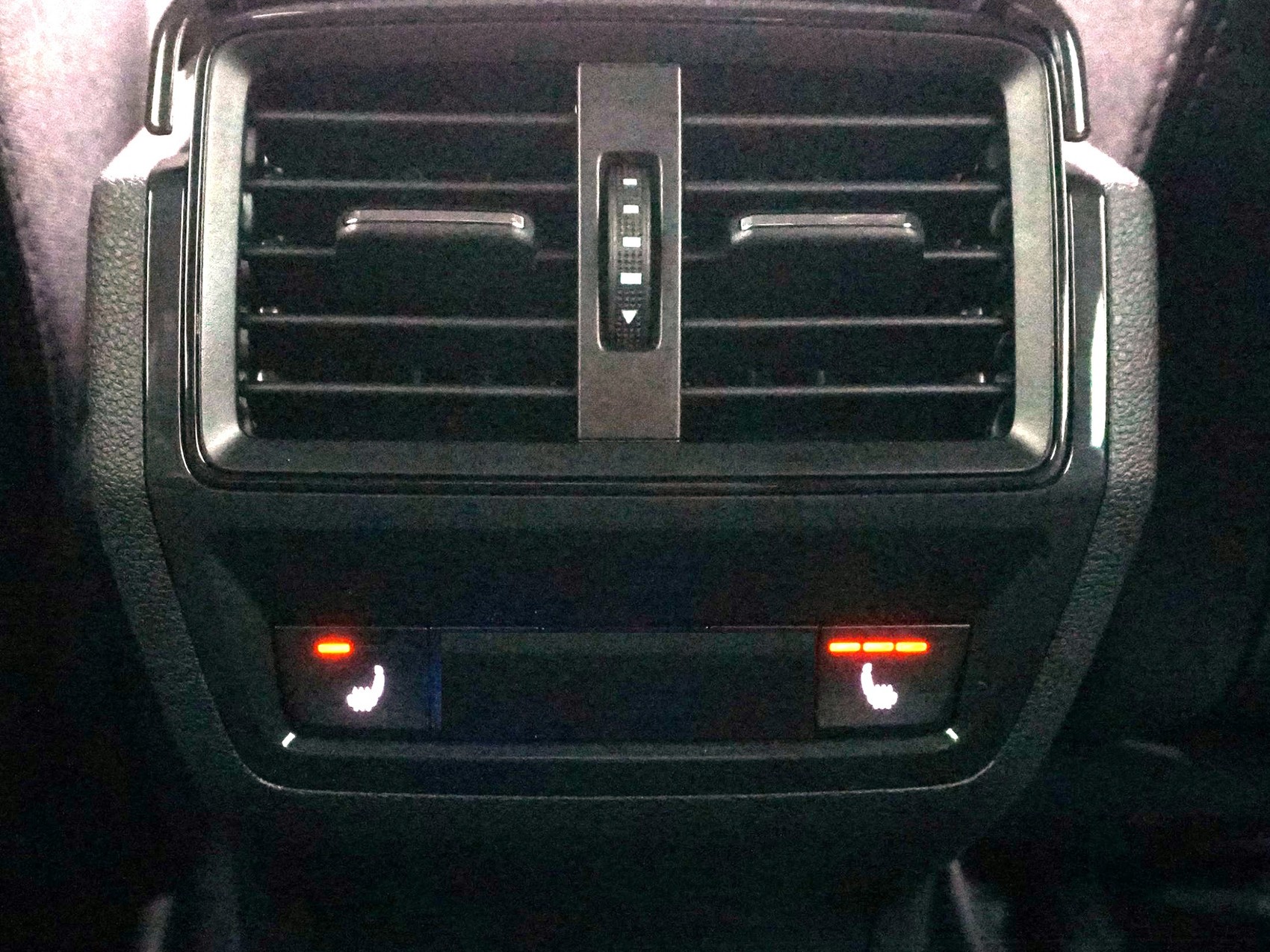 SKODA Karoq 2.0 TSI SportLine DSG 4x4-image-16