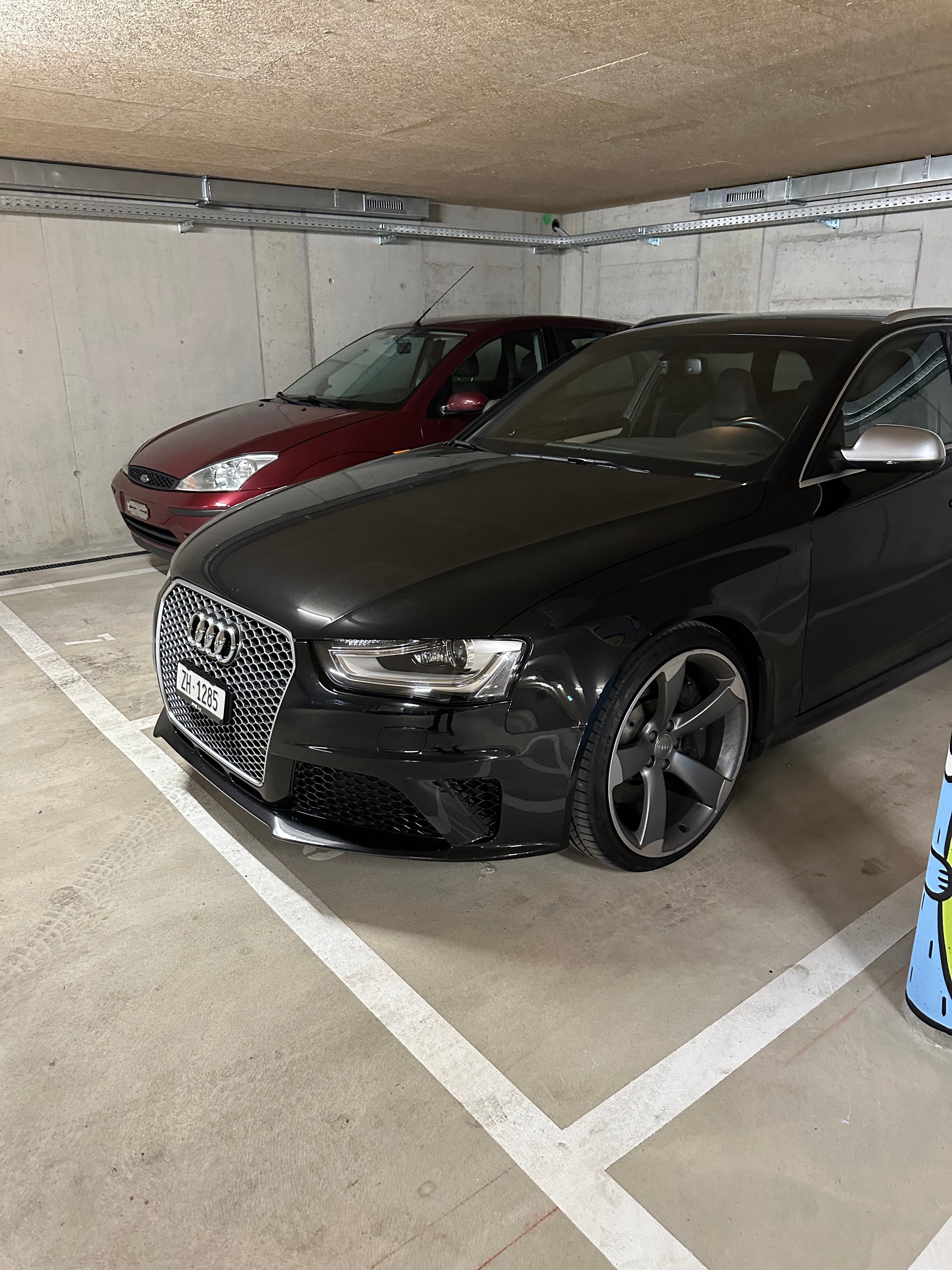 AUDI 4.2 V8 FSI quattro S-Tronic-image-4