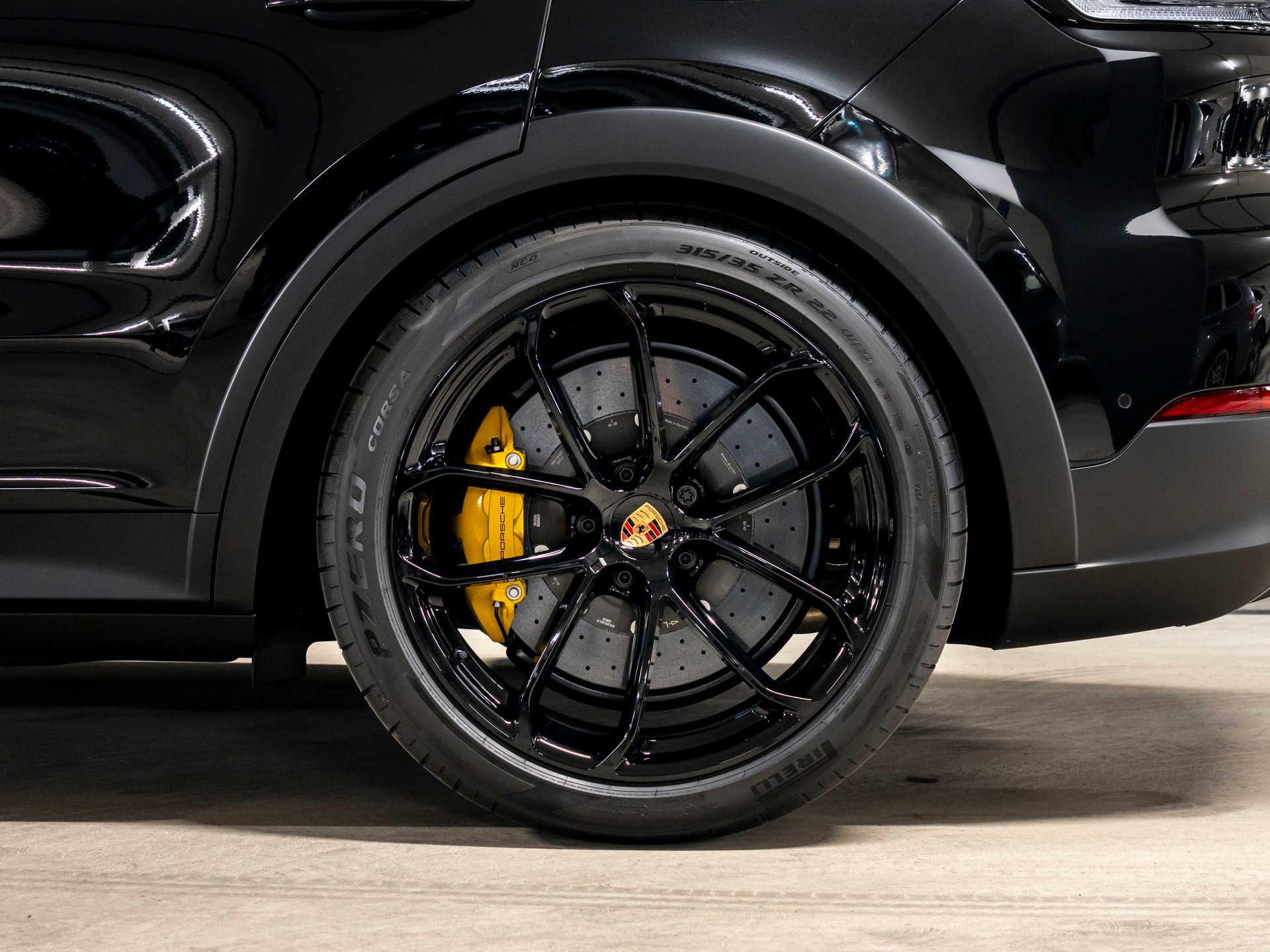 PORSCHE Cayenne Coupé Turbo E-Hybrid GT Tiptronic-image-8