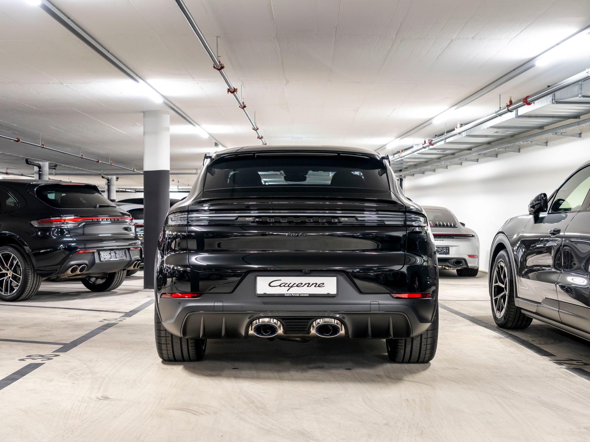 PORSCHE Cayenne Coupé Turbo E-Hybrid GT Tiptronic-image-4